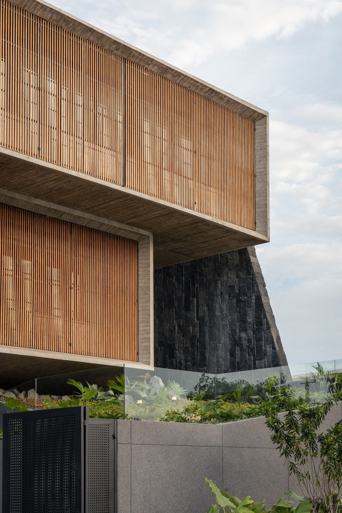 فضای نشیمن با نور طبیعی