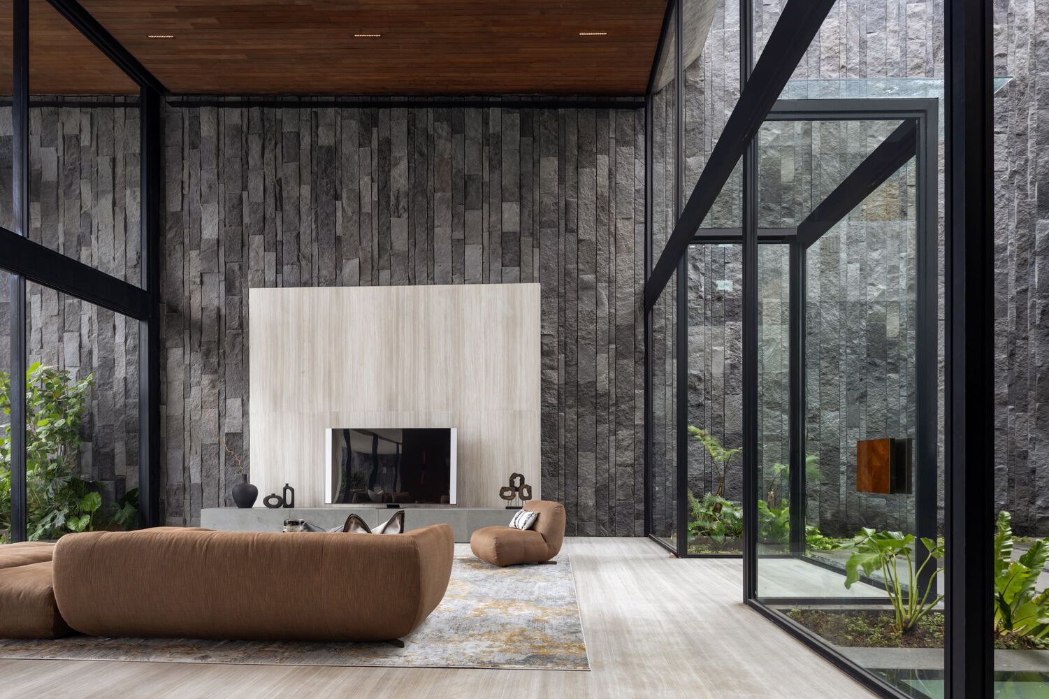 ارتباط داخل با حیاط