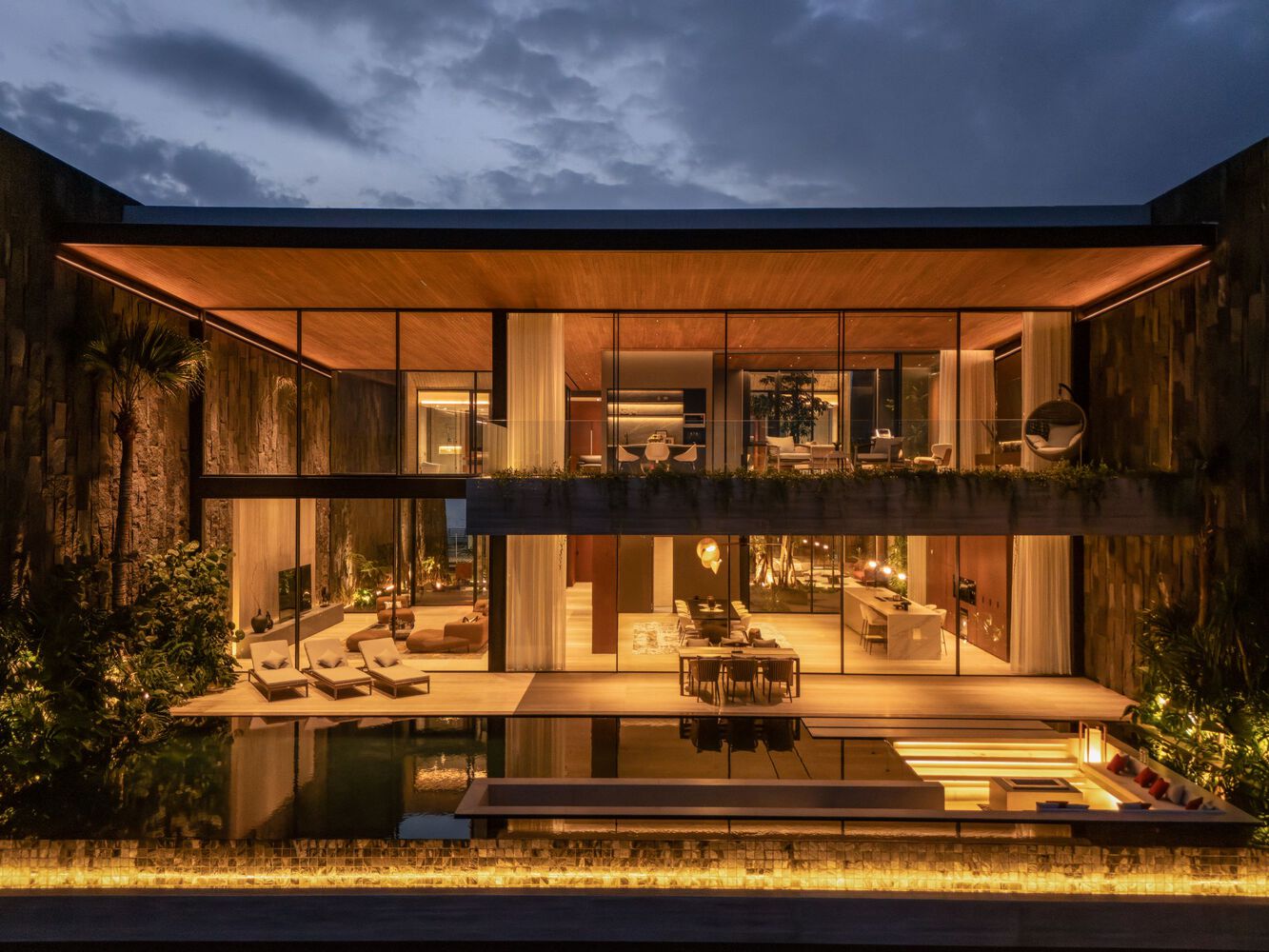 فضای نشیمن متصل به طبیعت