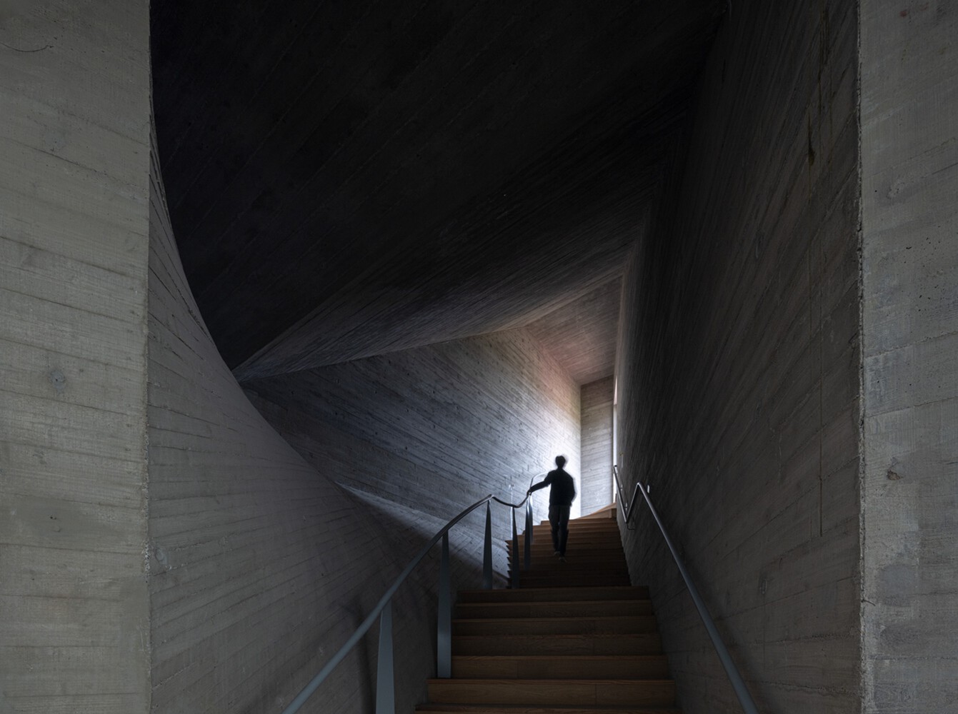 ورودی پاویون با ساختار منحنی