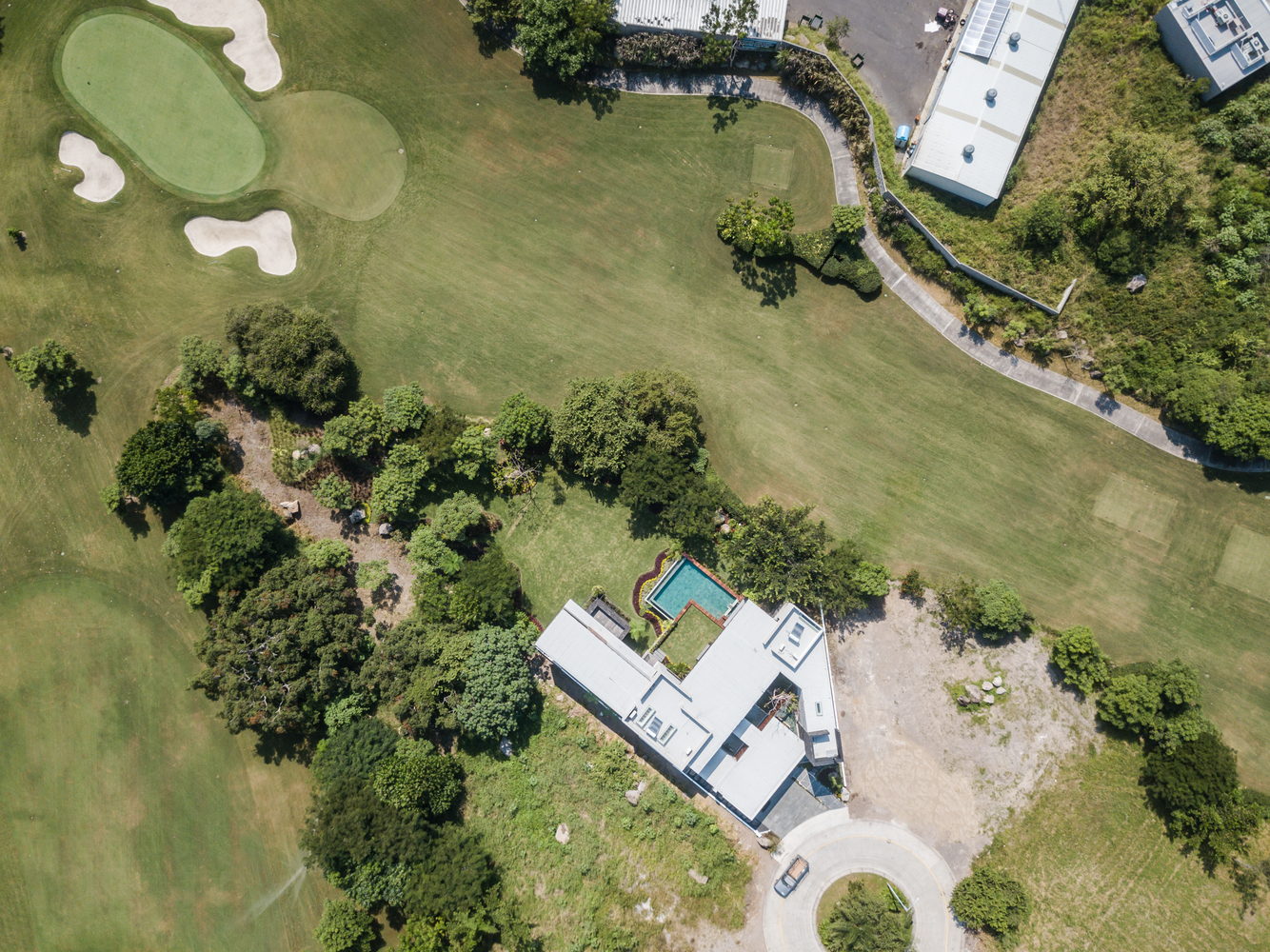 تراس طبقه بالا با دید بر افق