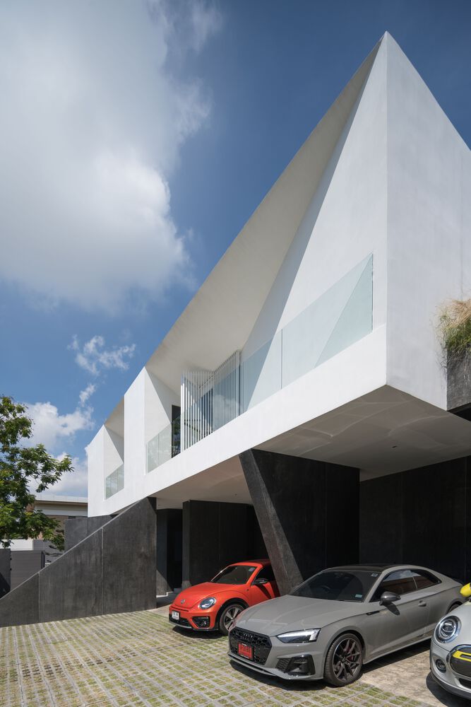 استفاده از لوورهای آلومینیومی بر روی نمای بالا