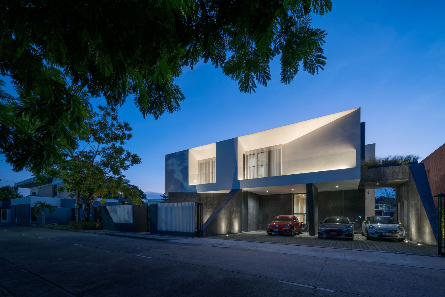 ارتباط بصری پایین تا بالای خانه