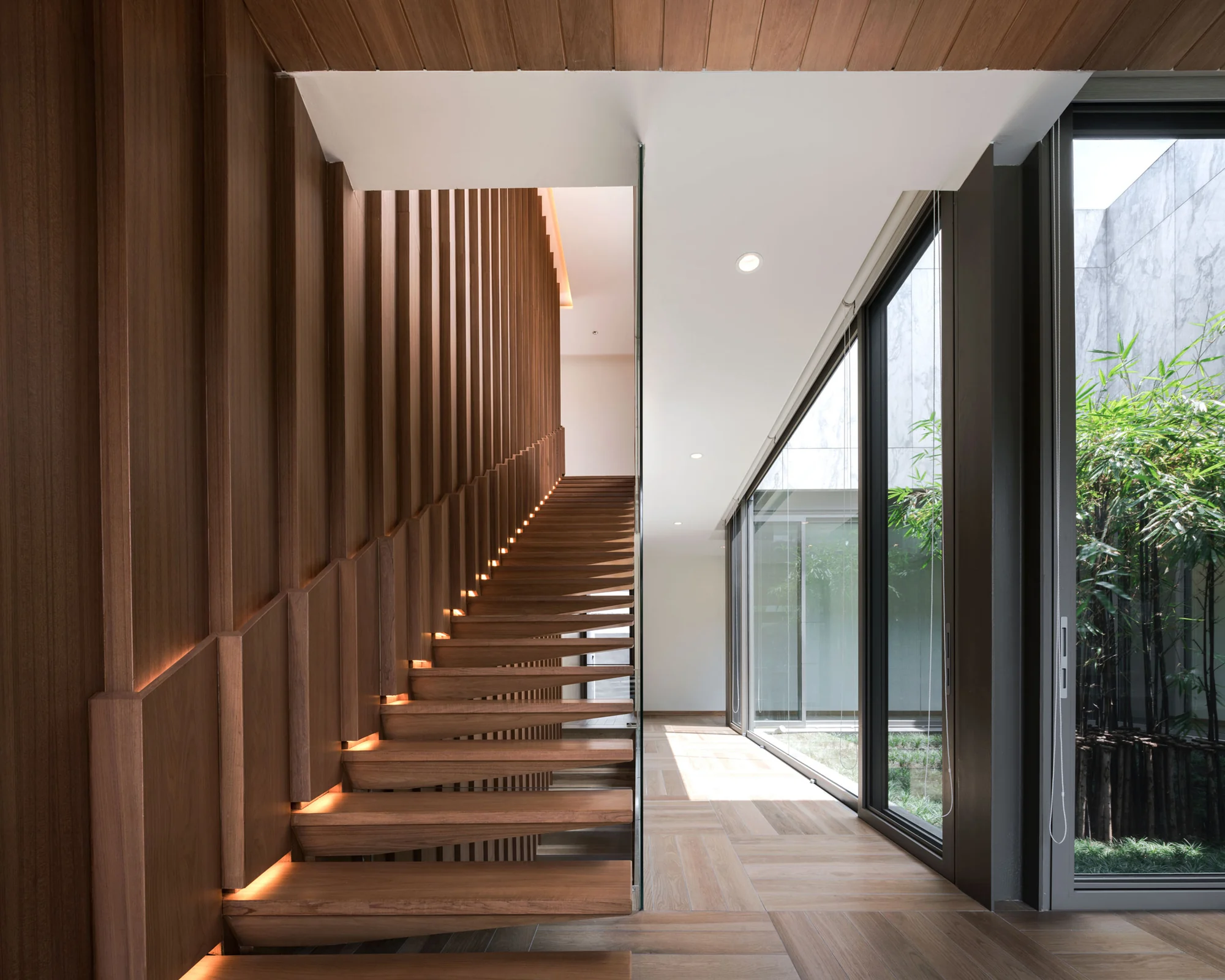حجاب نمای مرمر در نما