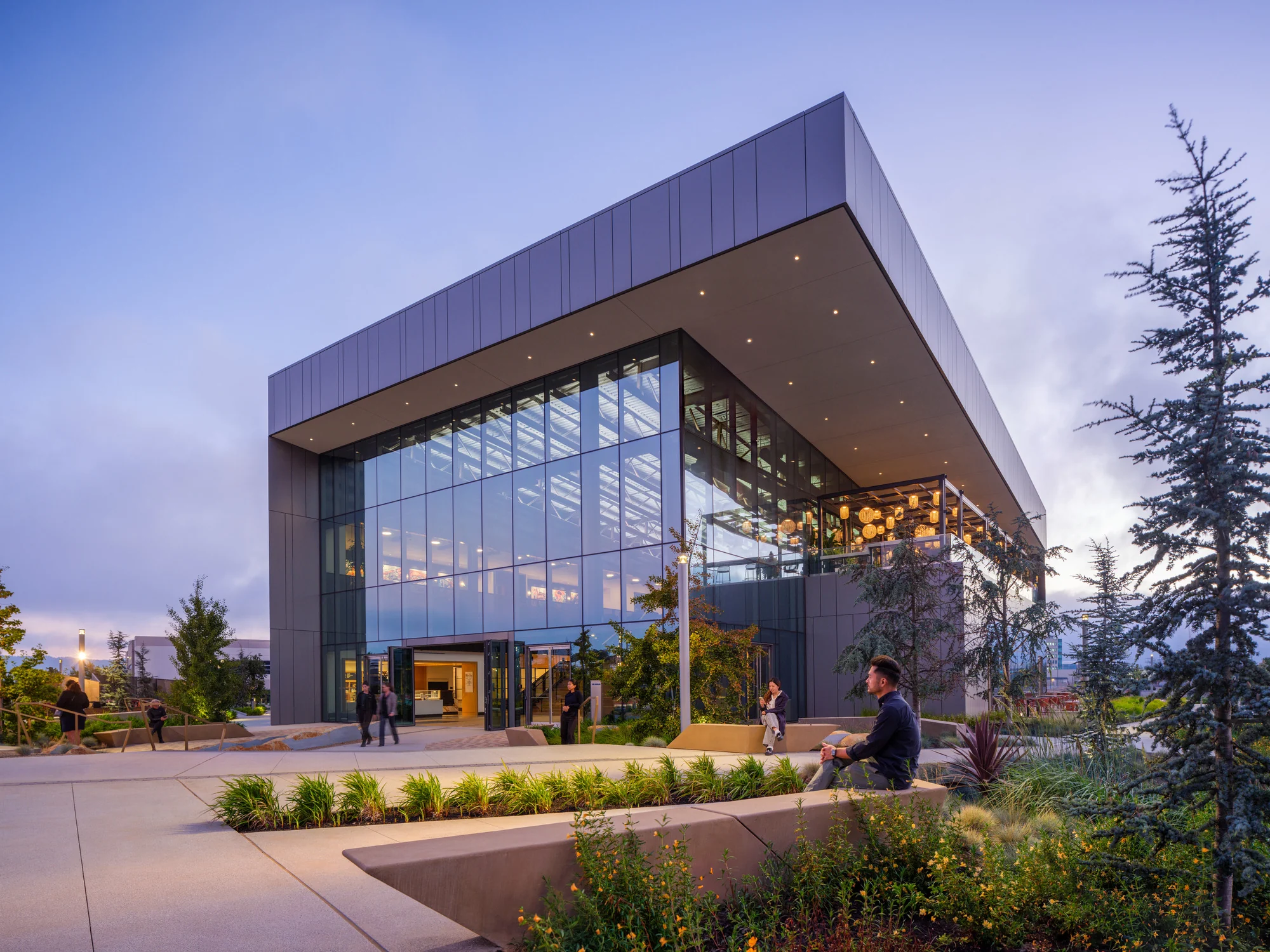 پلکانی بزرگ به قلب هاب