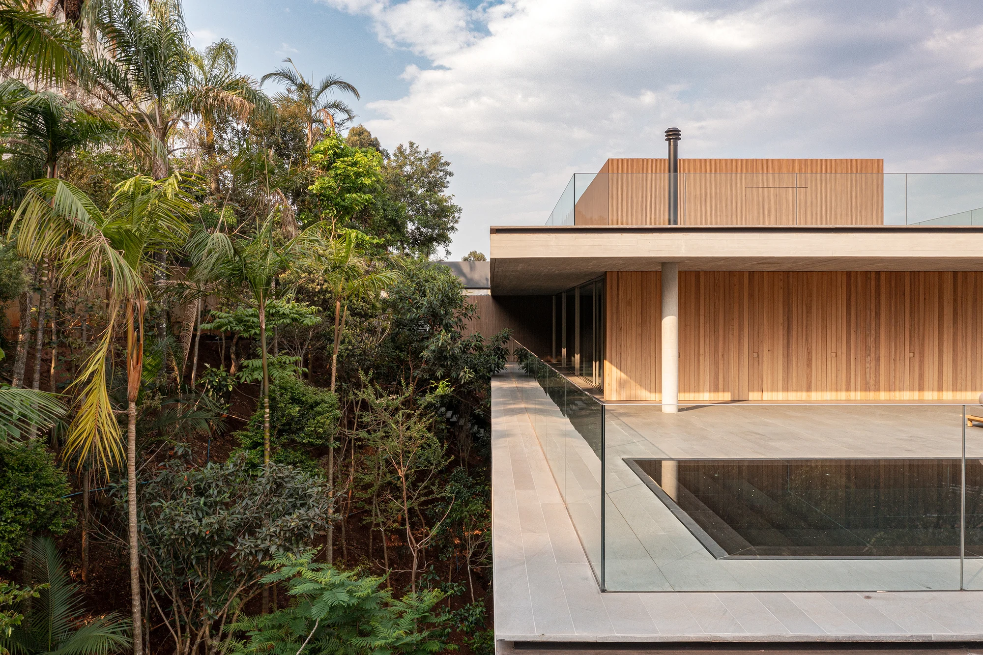 جعبهای چوبی با حریم خصوصی