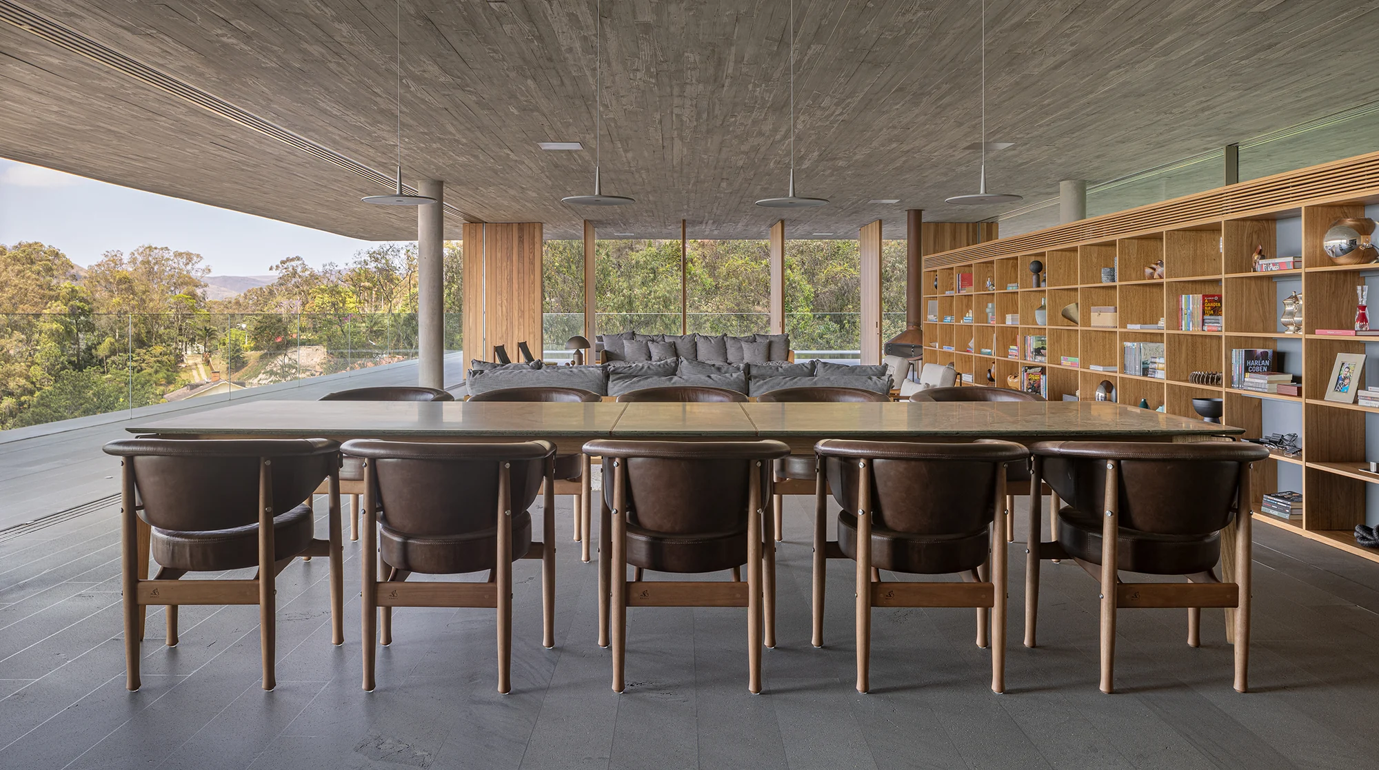 حس سفر با نور صبحگاهی