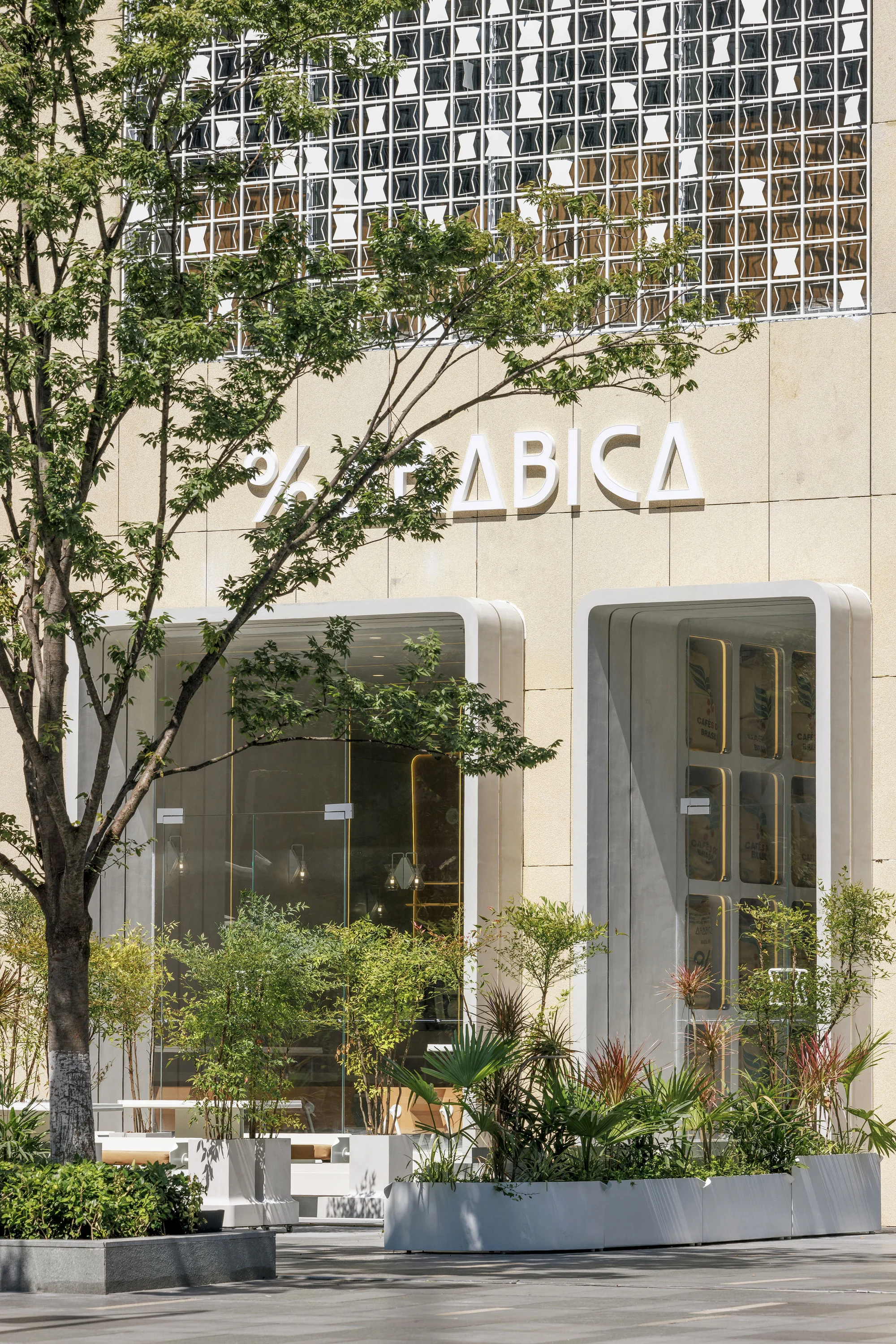 نورپردازی گرم داخل فضا