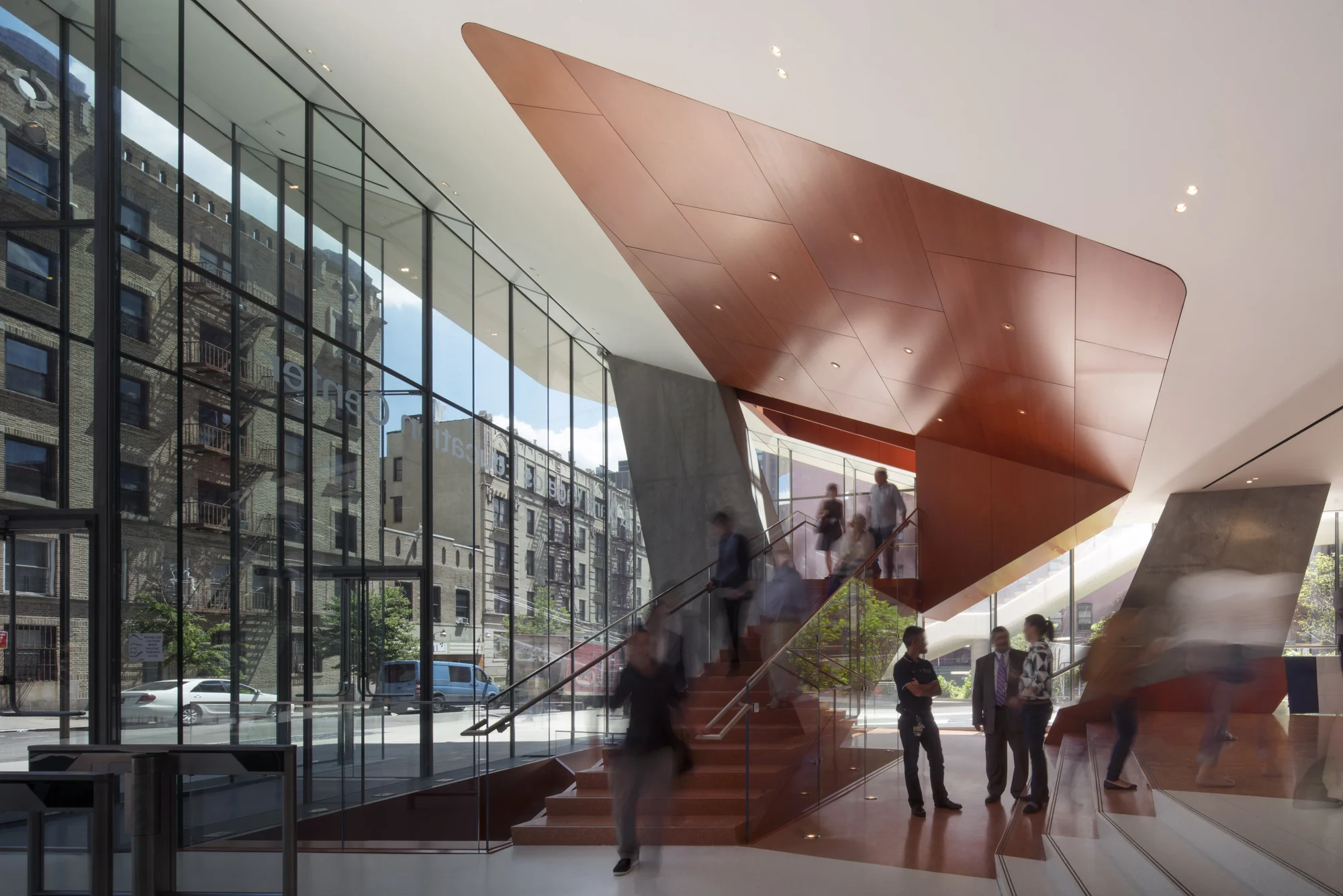 آمفی‌تئاتری ۲۷۵ نفره منعطف