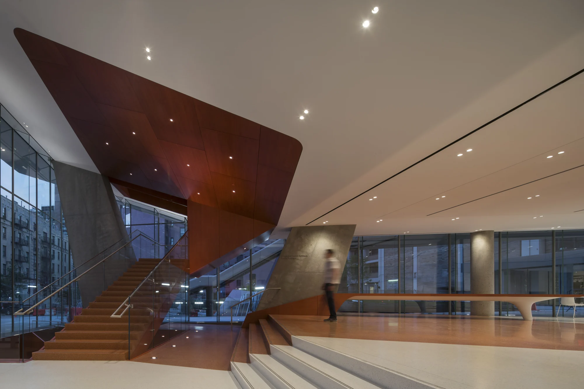 دید وسیع به رودخانه و طبیعت