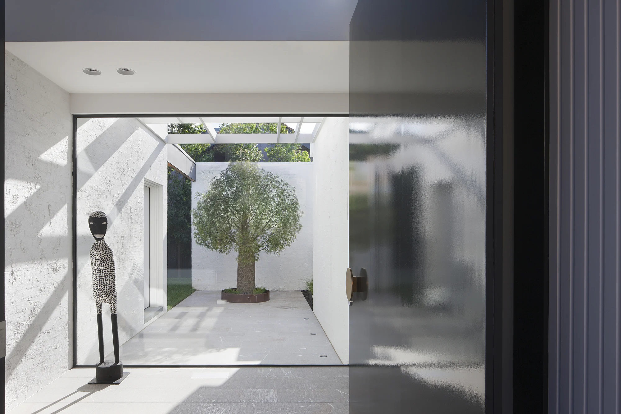 تراسی سطح باغ با دید وسیع