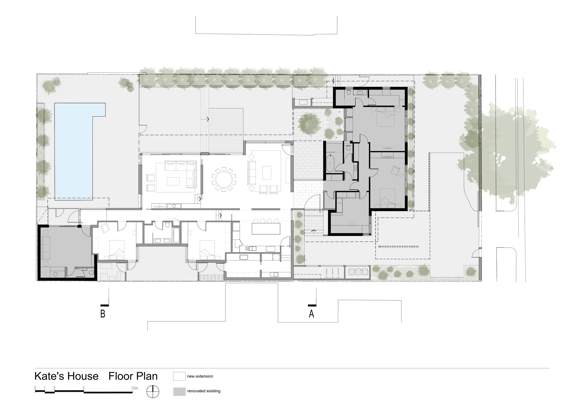 حیاط مرکزی بین بخش‌های خصوصی