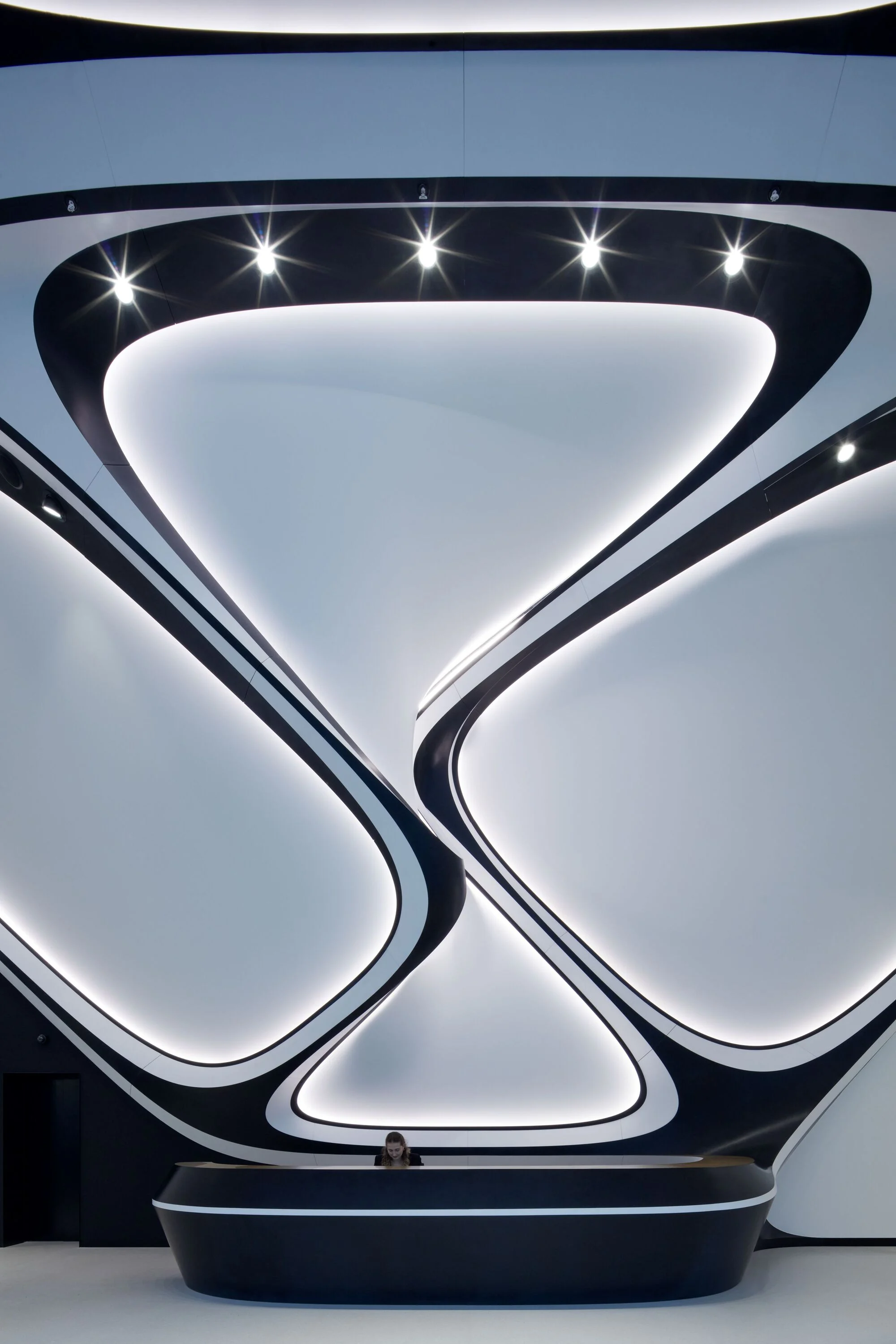 فضای سبز عمودی در نمای ساختمان