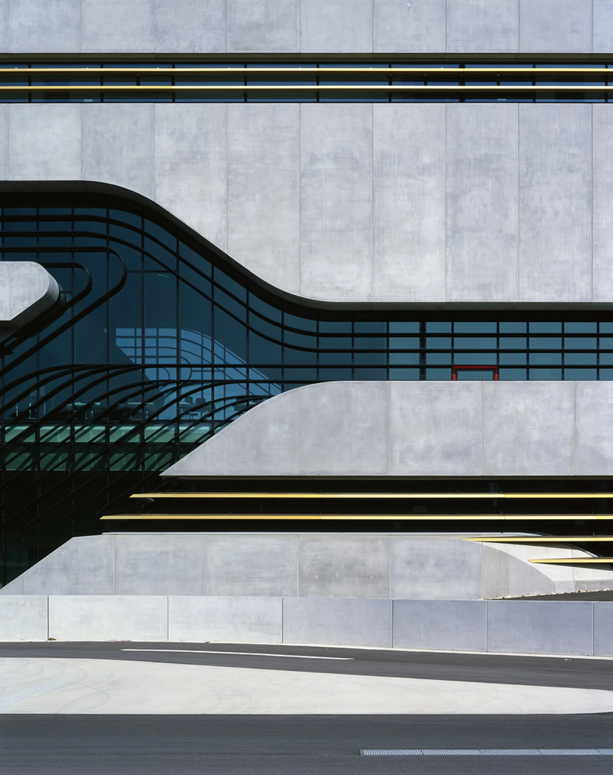 سقف بلند مرکز ورودی باشکوه