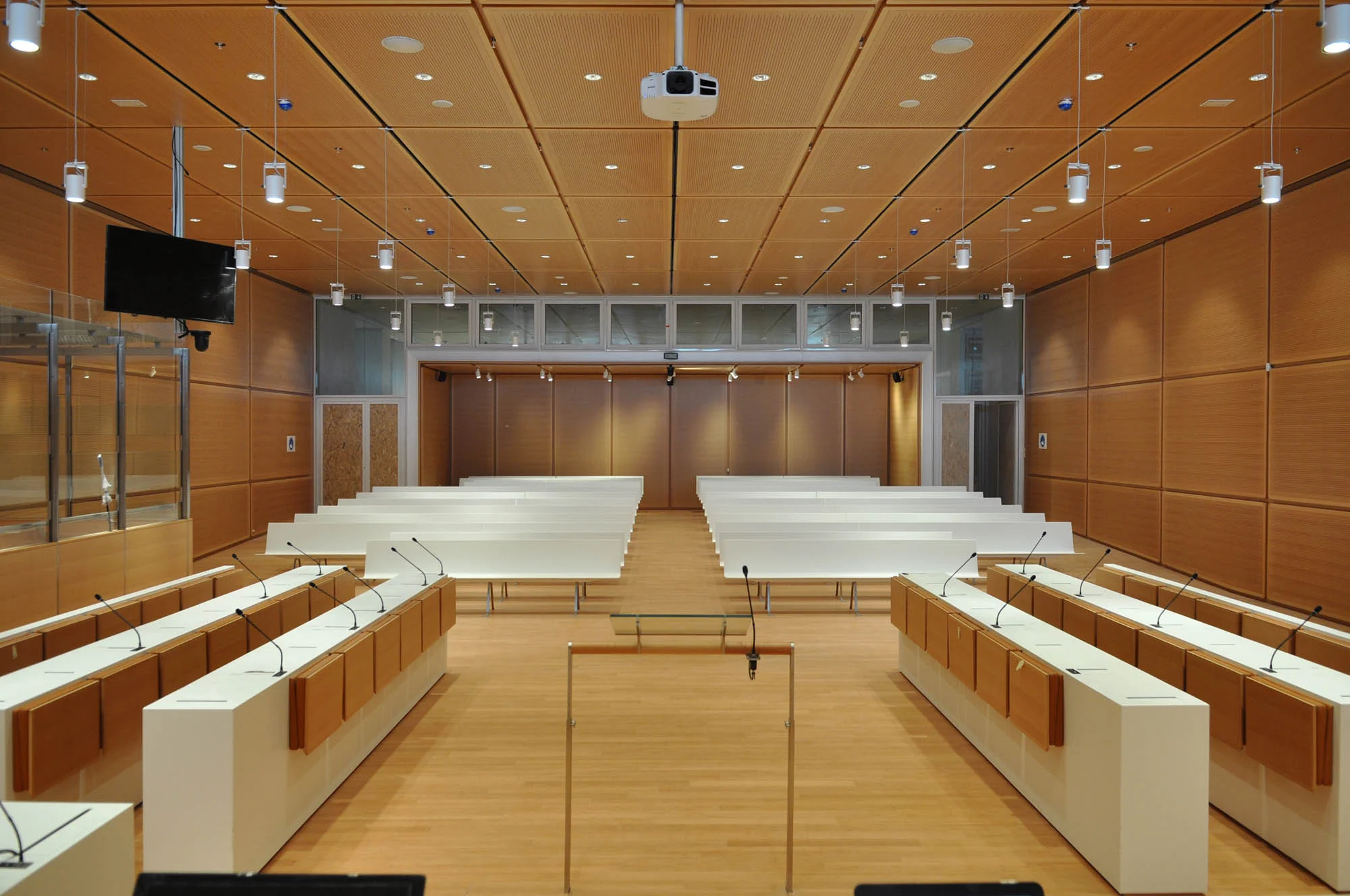 نمای دو‌پوسته برای کنترل تابش