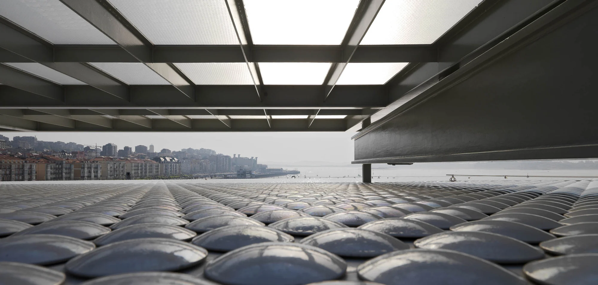 فضای چندمنظوره با دید خلیج