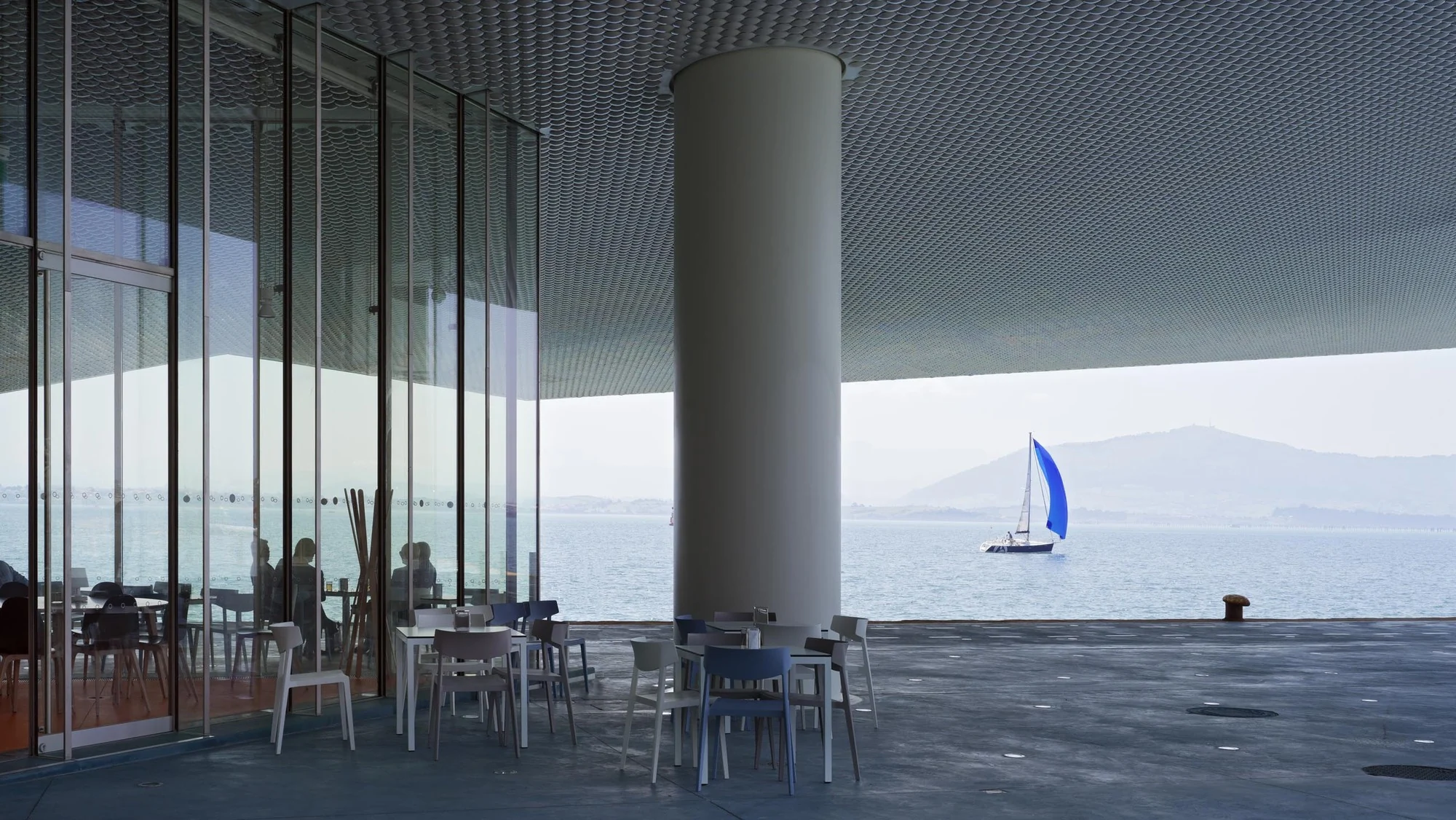 تراس پشتبام با منظرهٔ بیکران