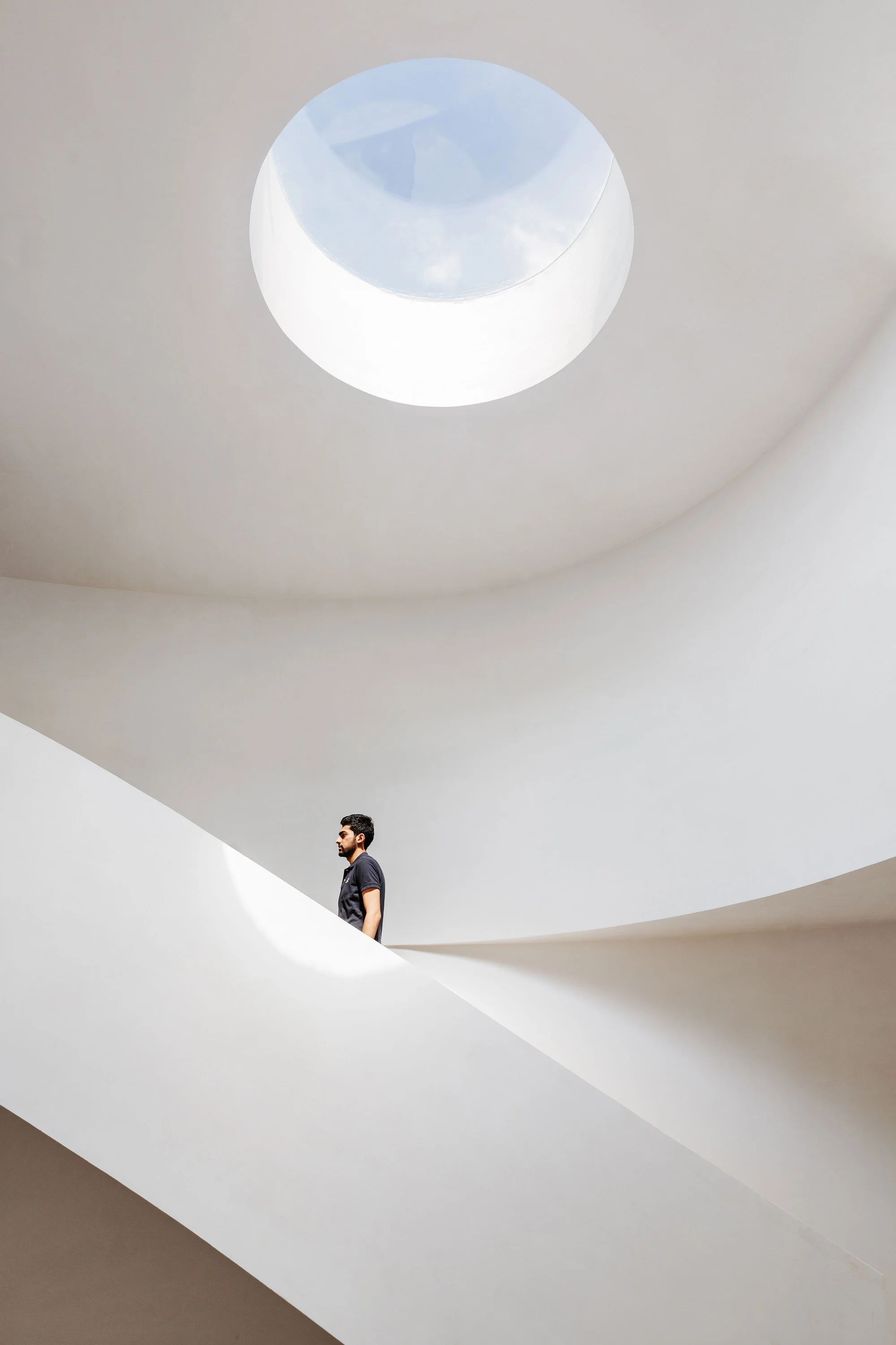 پوست نیمهپوشاننده بر خیابان