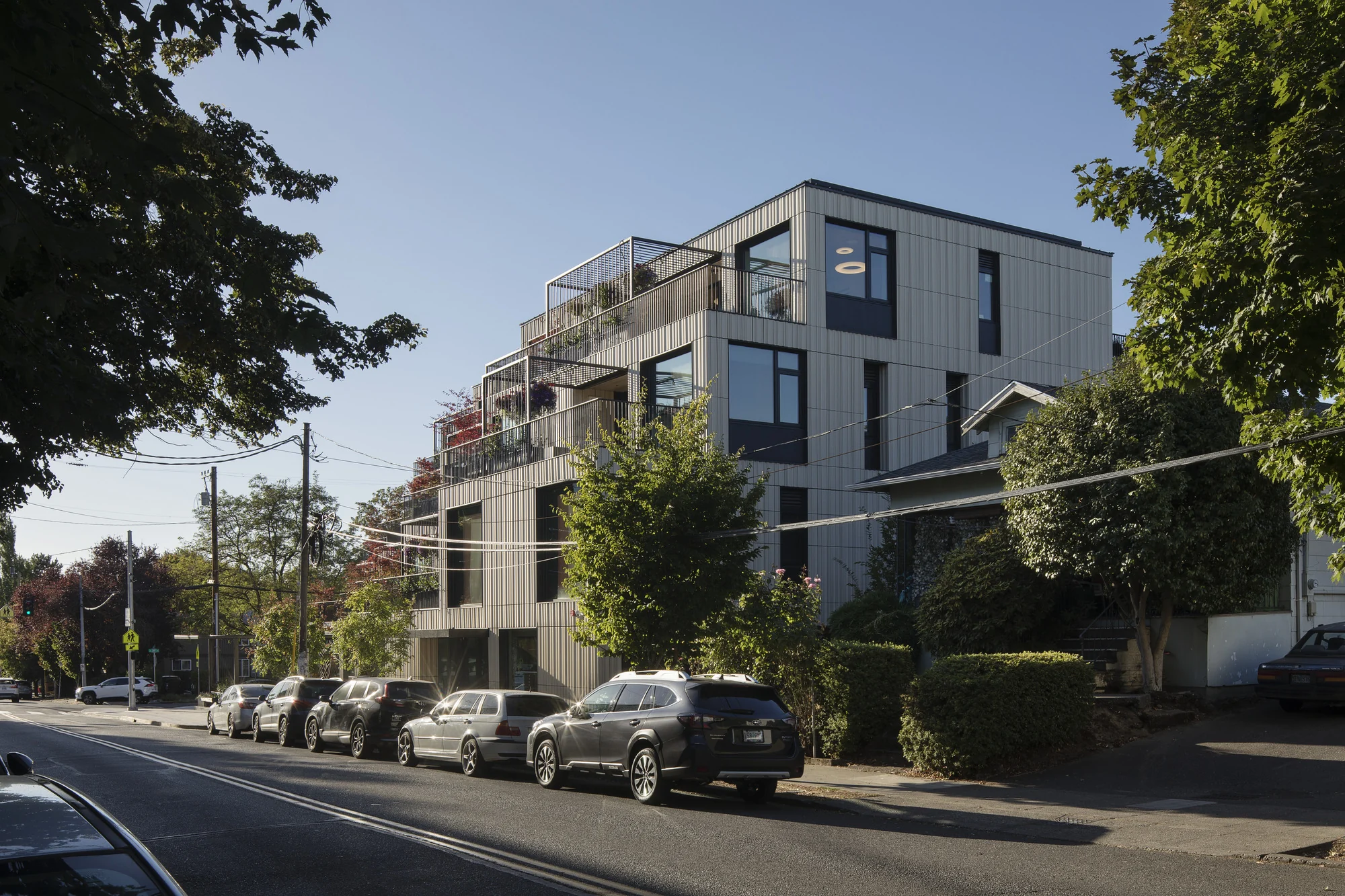 پنجره‌های فیبرگلاس عایق