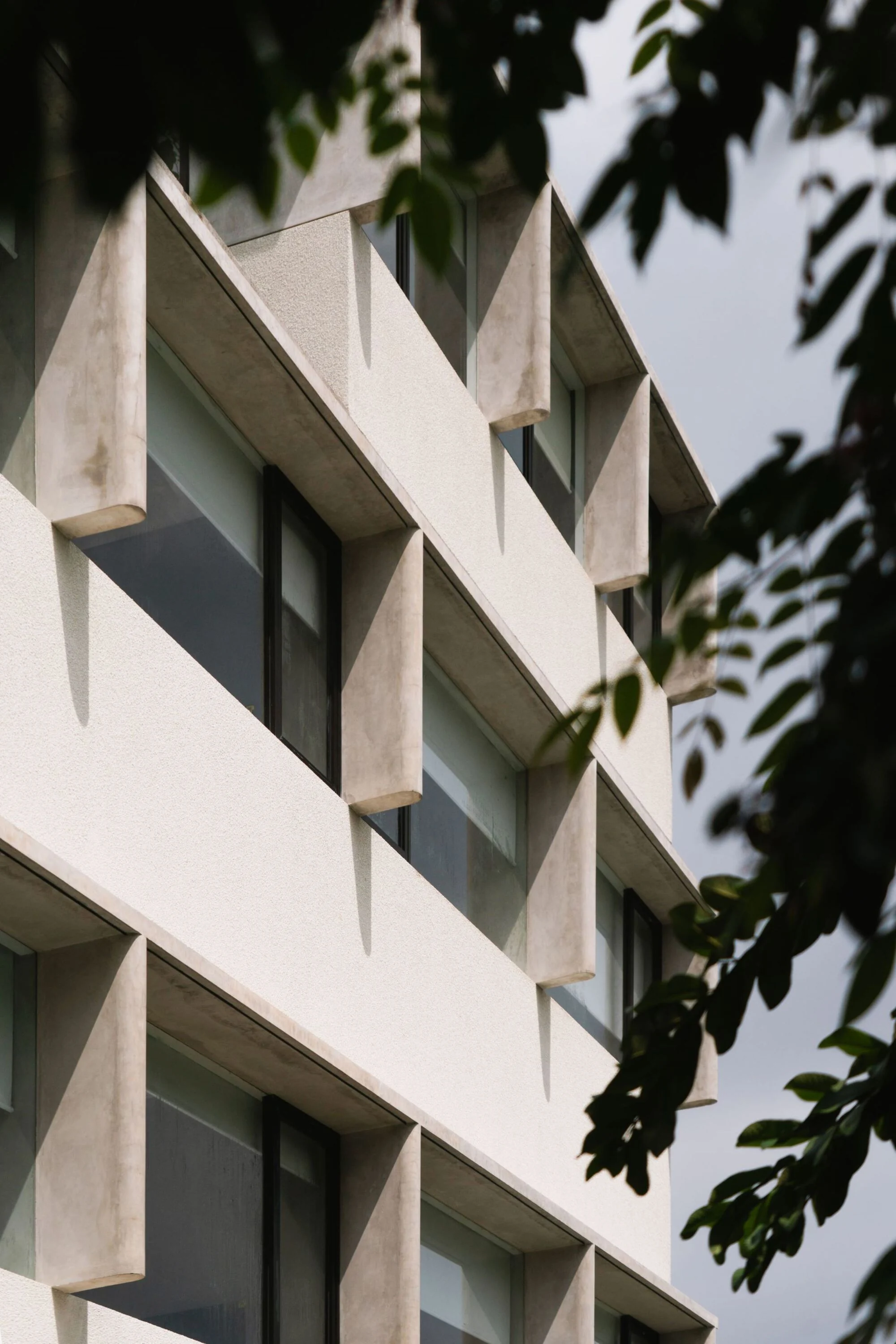 نما با خطوروشنایی کانالدار