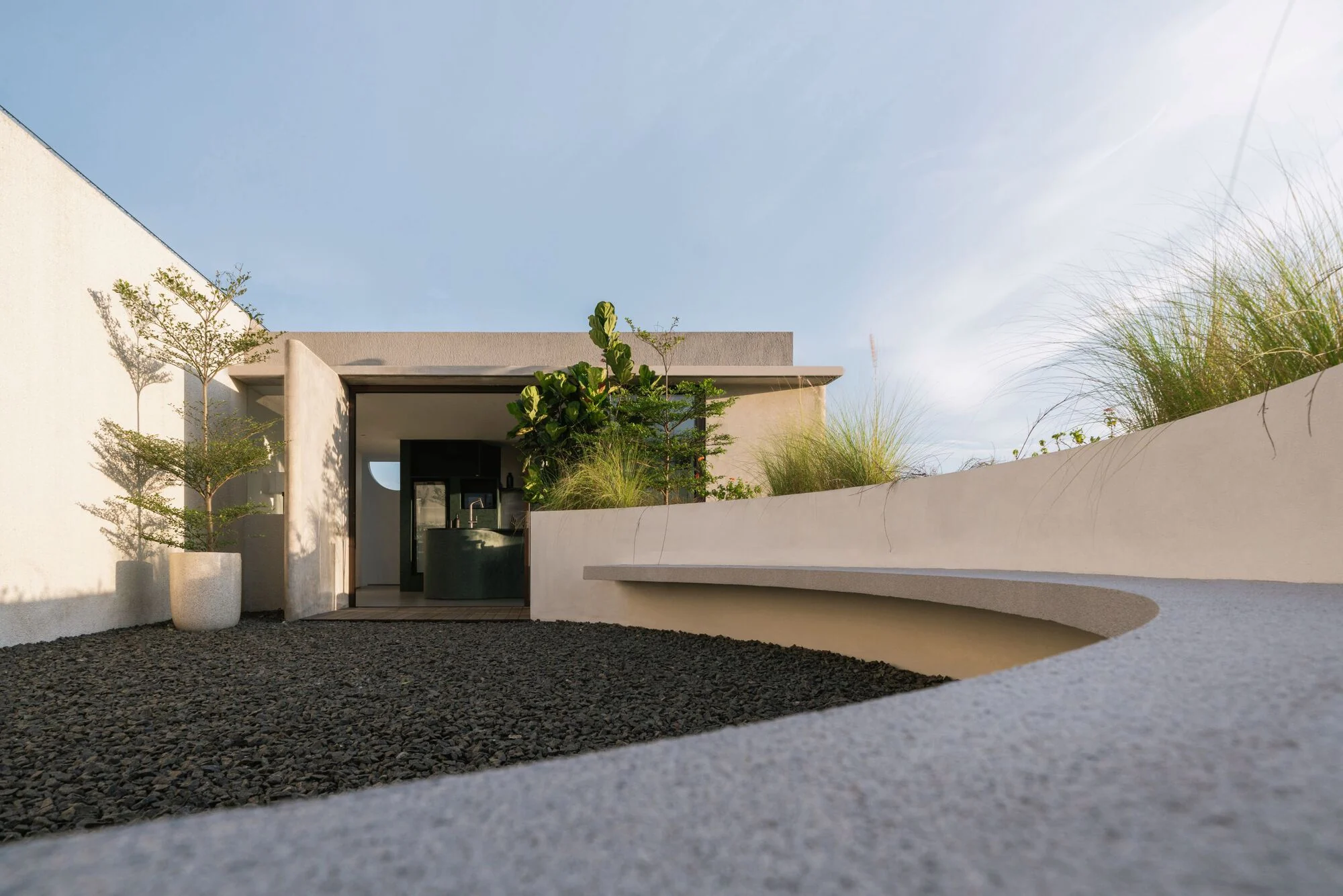 سقف و لبهها با عایق طبیعی