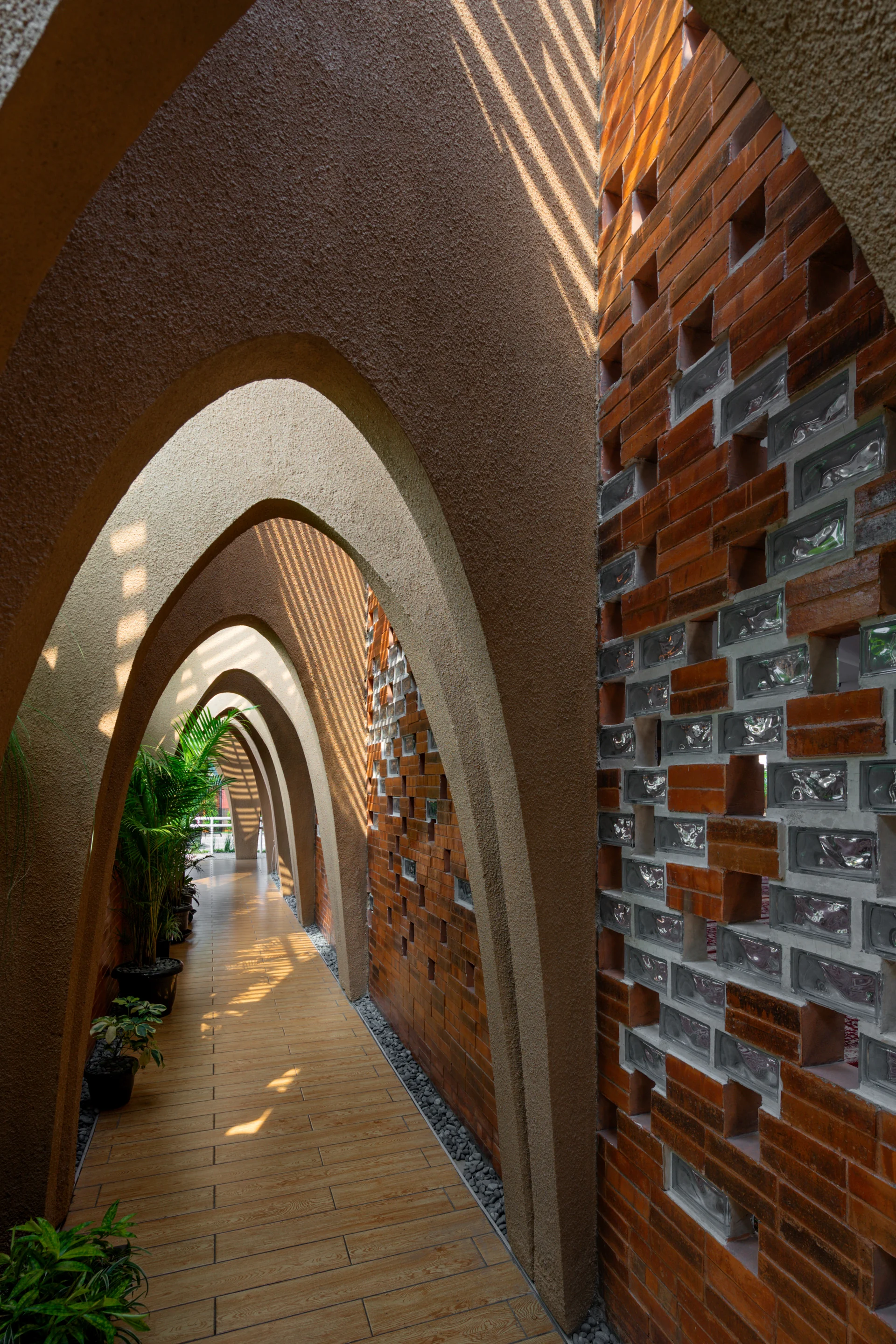 گفتوگو بین داخل و بیرون