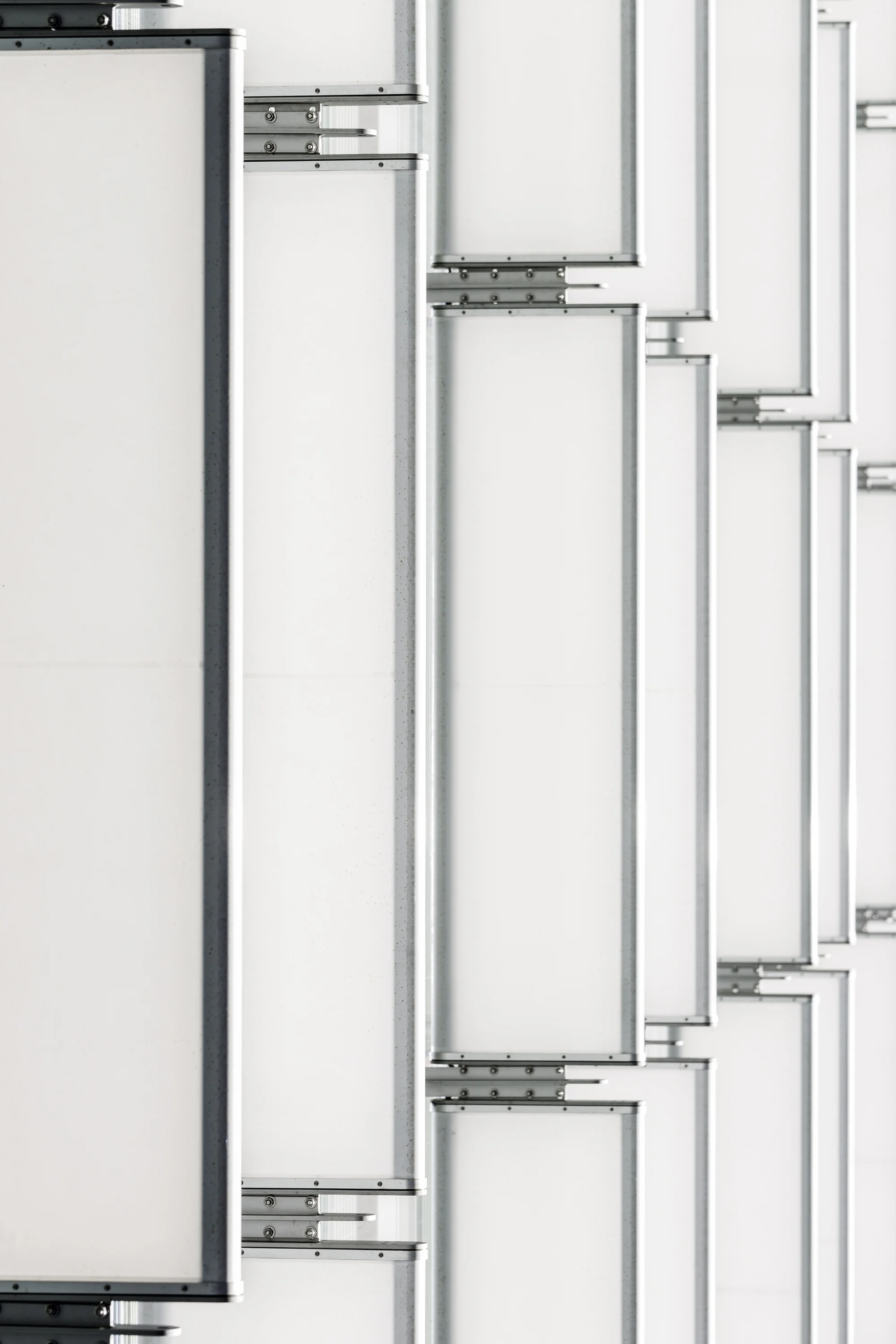 نمای بیرونی Castellana 77 با معماری معاصر در مرکز مادرید