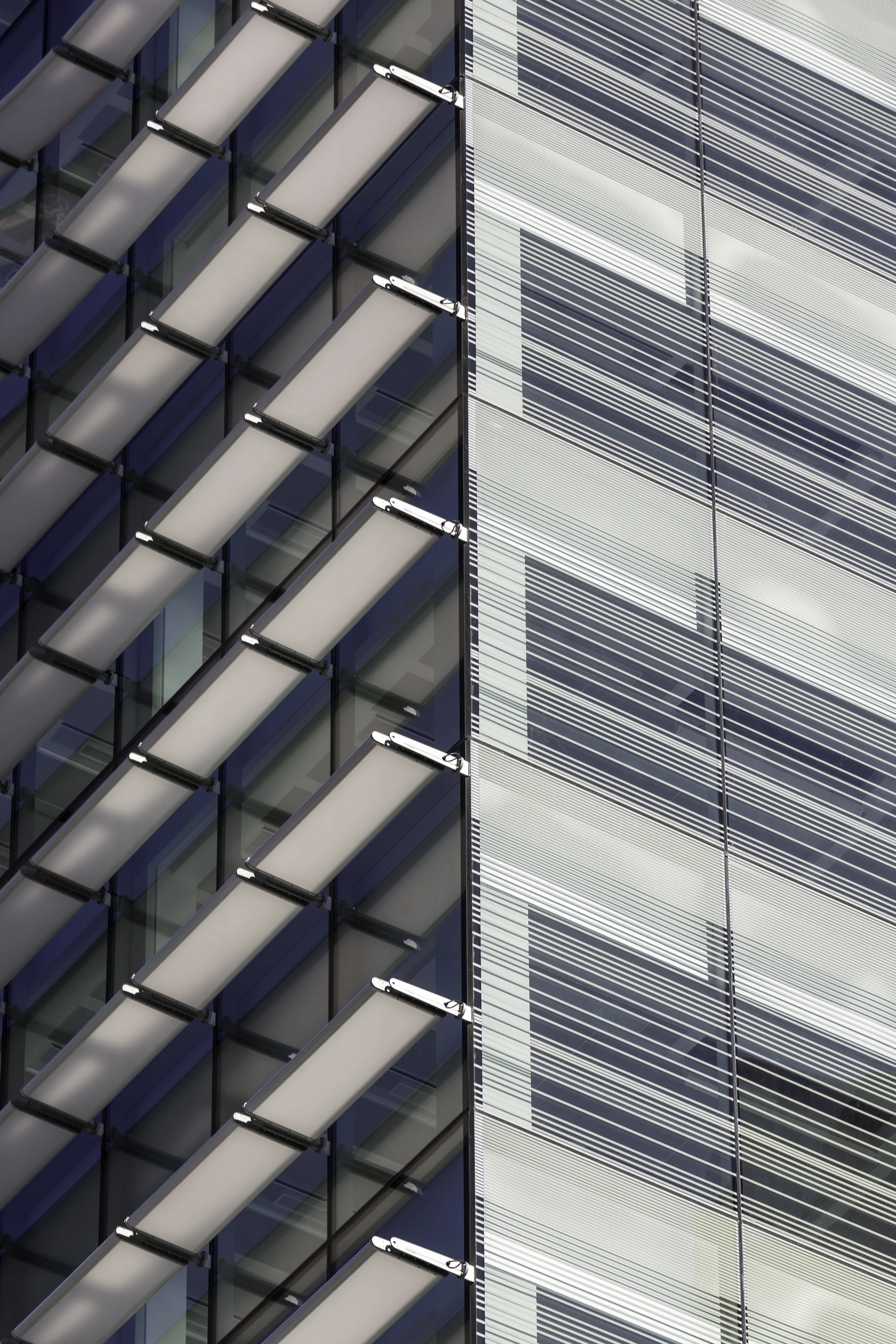 پلان باز فضای داخلی Castellana 77 با طراحی luis vidal + arquitectos