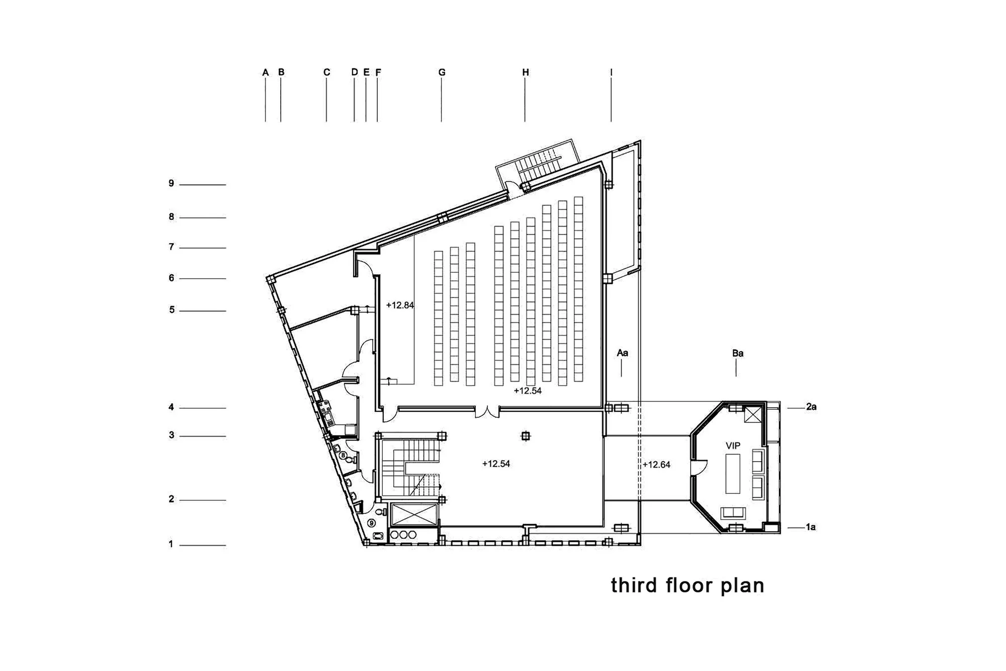 پلان معماری ساختمان نظام مهندسی قزوین با آتریوم شیشه‌ای و نورپردازی