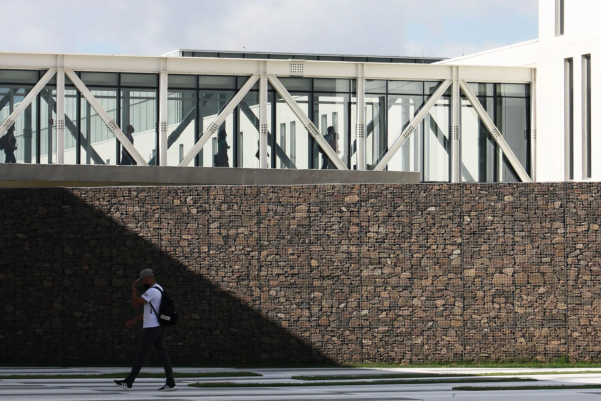 نمای شیشهای مجتمع فکومرسیو، سسک و سناک با معماری معاصر