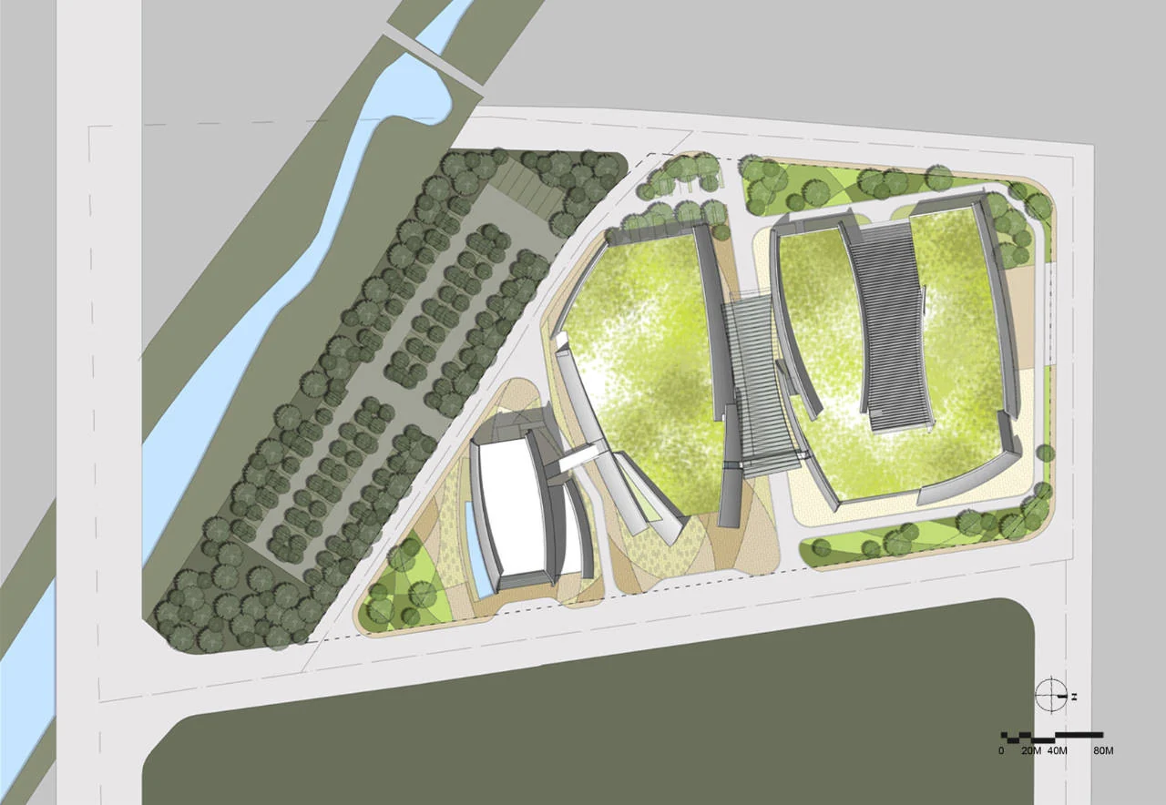 آتریوم مرکزی مجتمع سمپوزیوم توت‌فرنگی با نورپردازی طبیعی