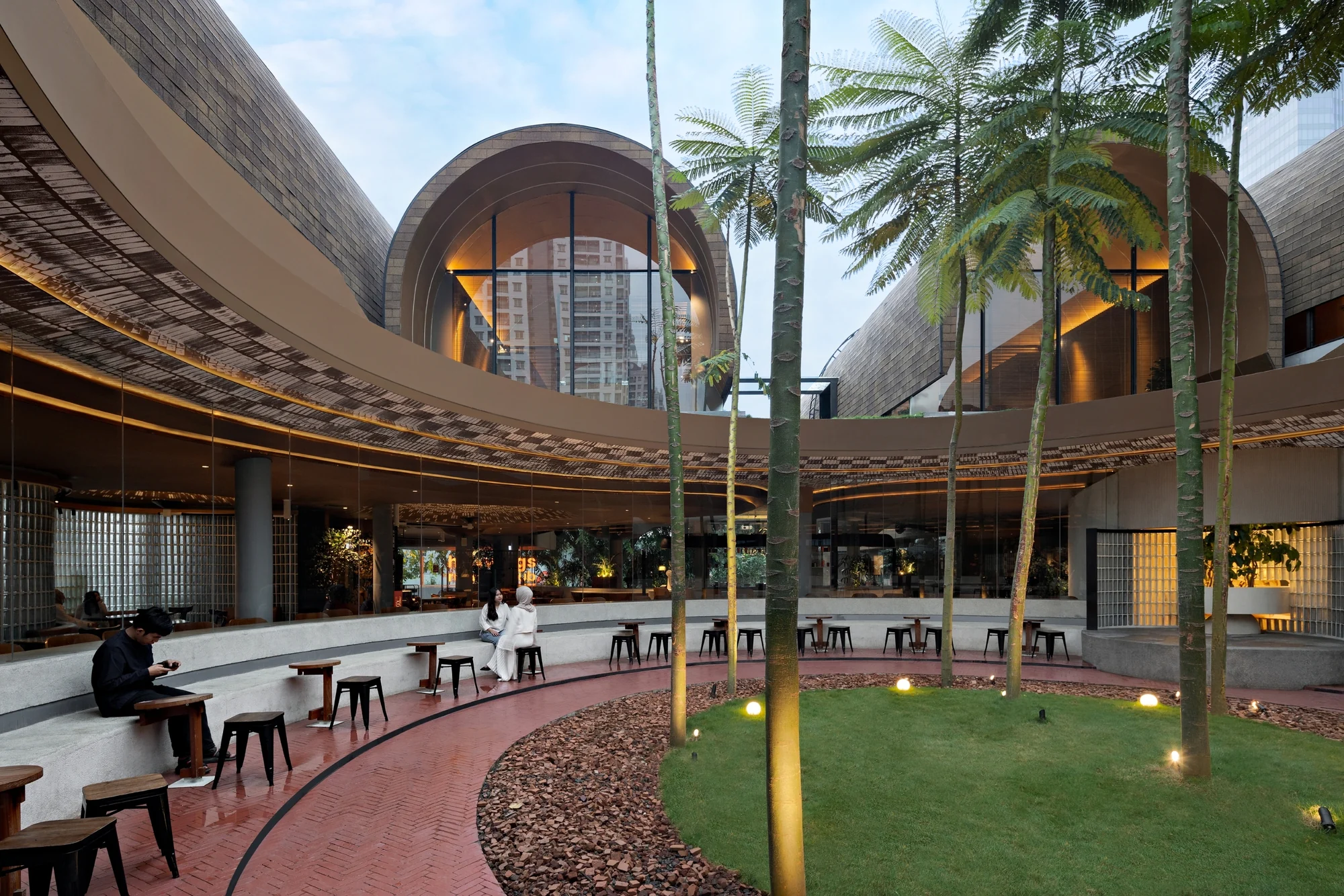 پلان باز فضای داخلی رستوران SS Garden با طراحی RAD+ar