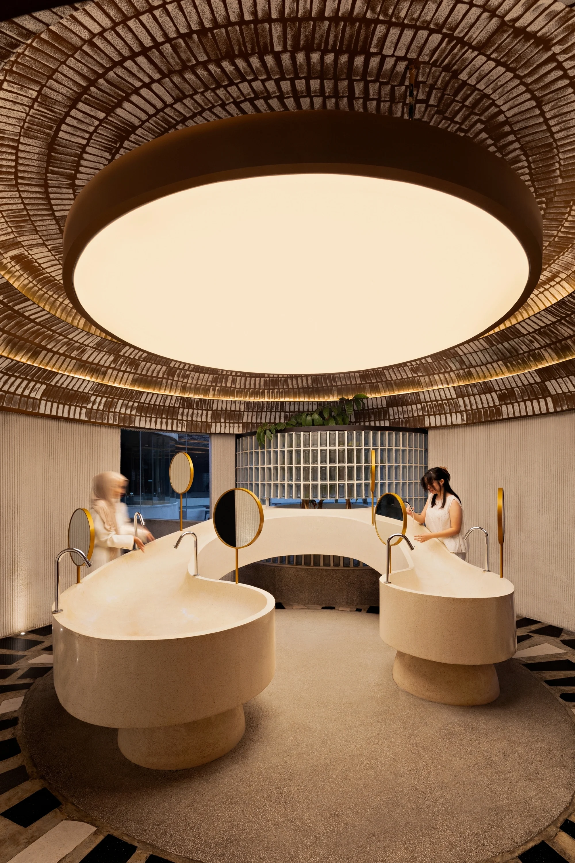 پلان معماری مدرن رستوران SS Garden با فضاهای چندمنظوره