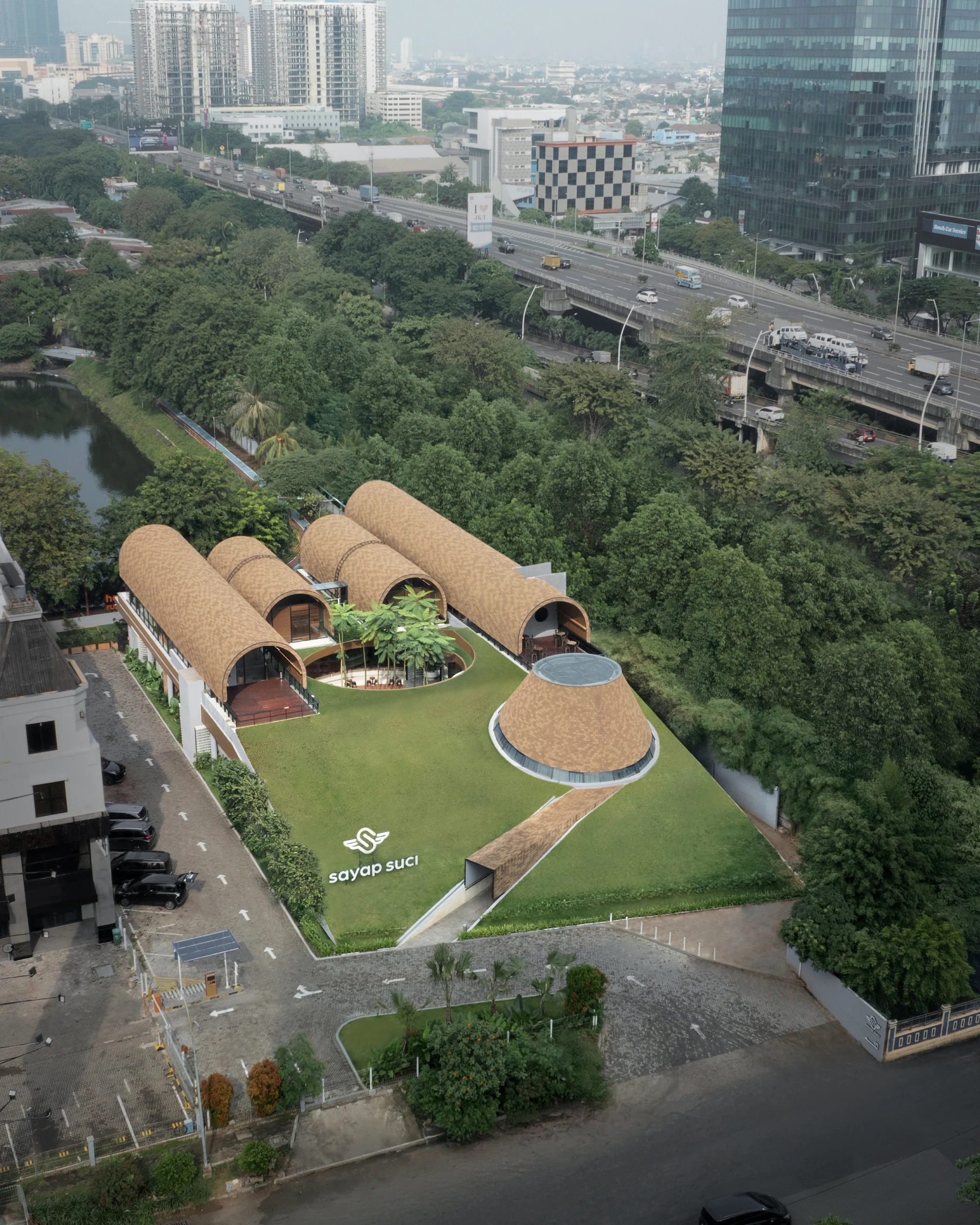 باغ شیب‌دار رستوران SS Garden با طراحی خلاقانه و نمای سبز