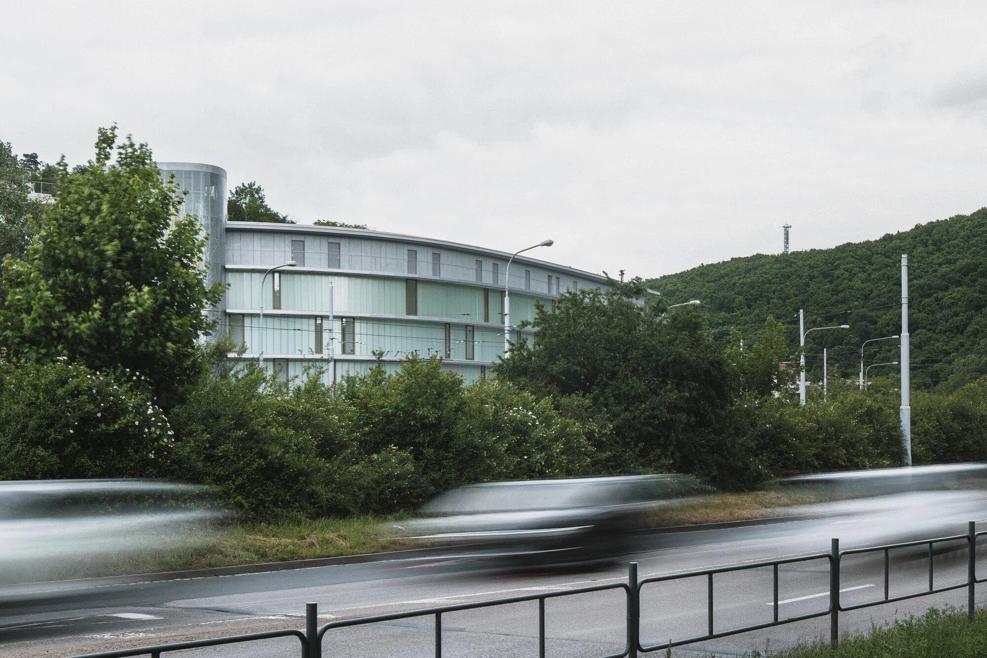 نمای خارجی مجتمع مسکونی دیوریت با طراحی Architekti DRNH در برنو، چک