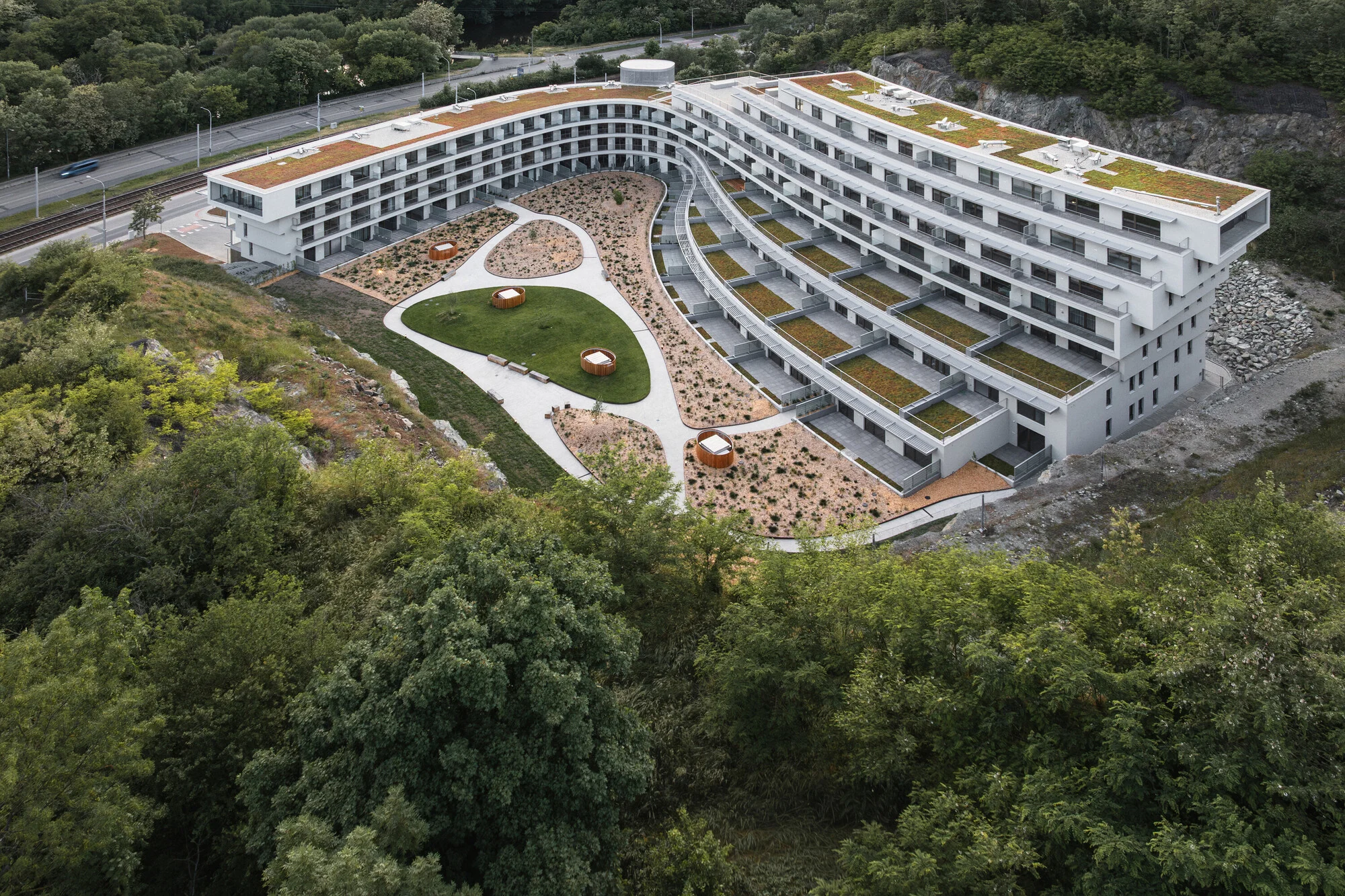 پلان معماری مجتمع دیوریت با فضاهای باز و کاربردی