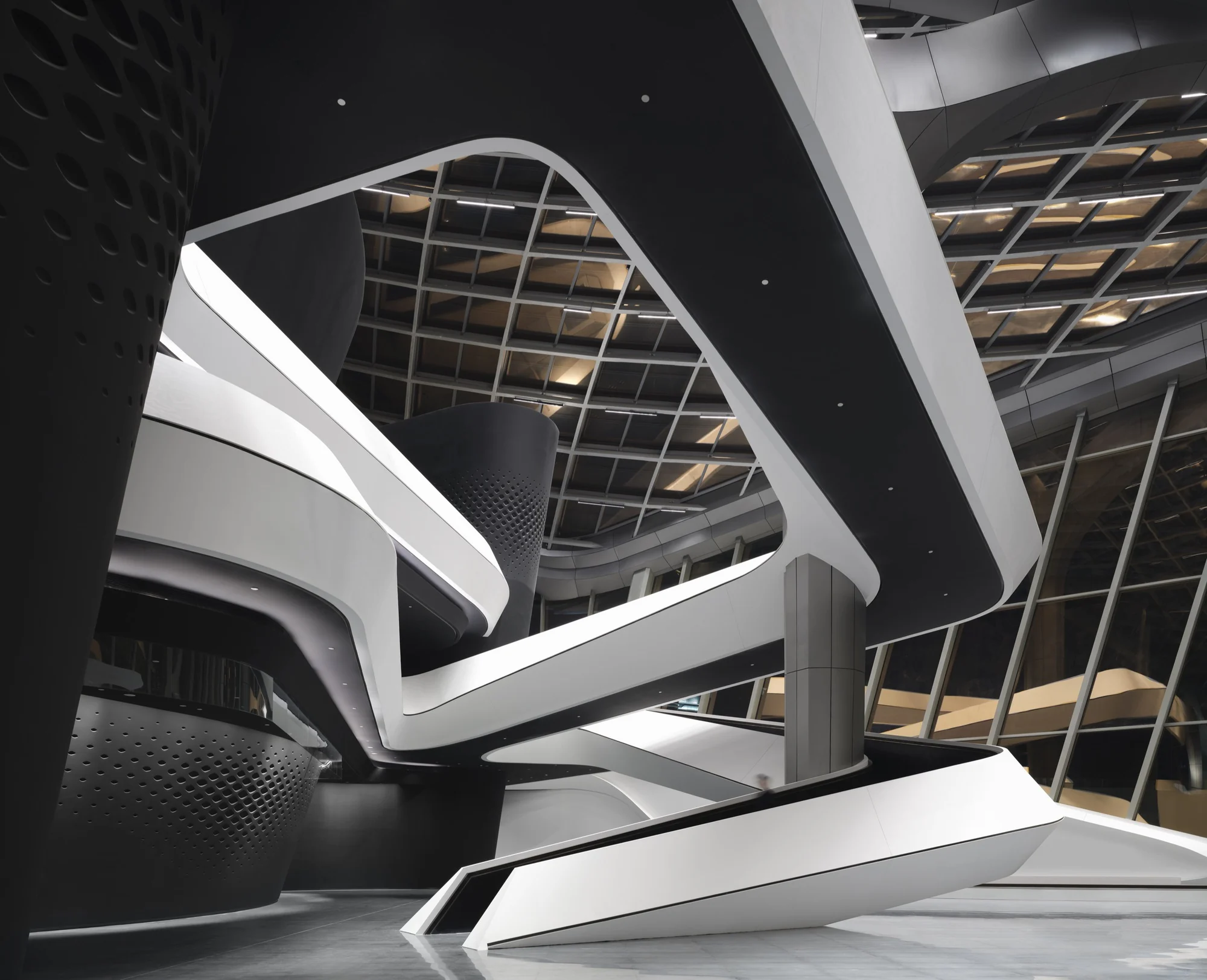 نمای بیرونی مرکز ژوهای جینوان با معماری معاصر و نورپردازی