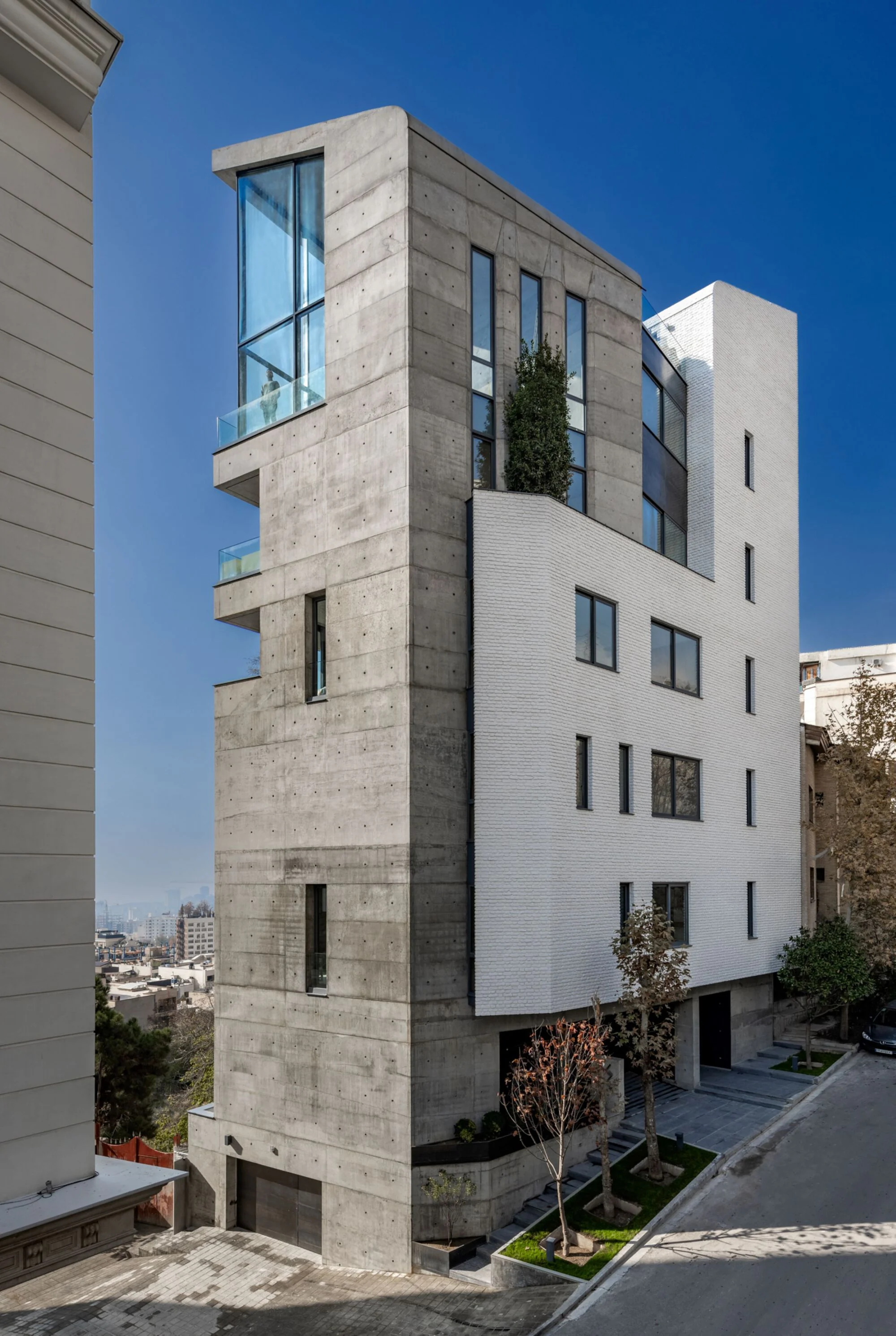 پلان معماری پروژه شماره ۱۴ با سازماندهی داخلی-خارجی بهینه