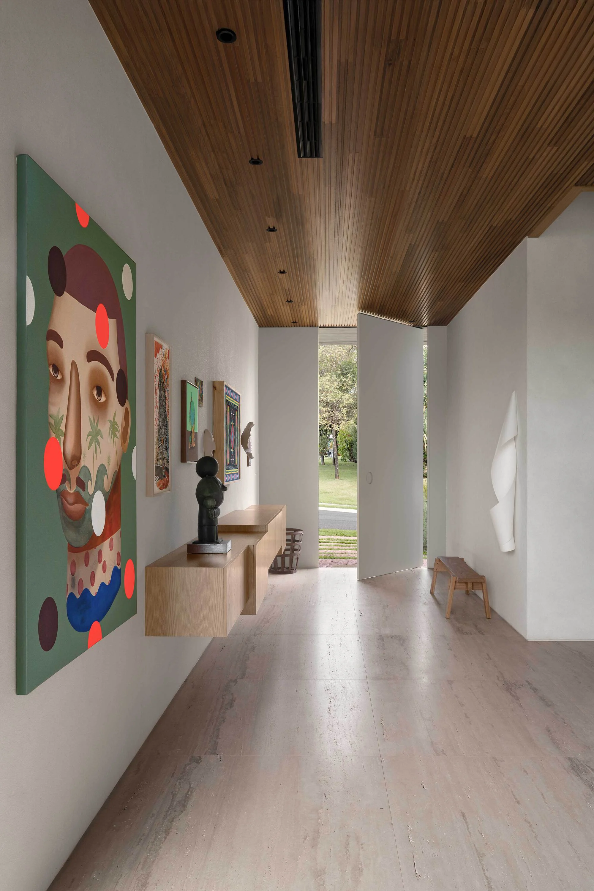 فضای نشیمن خانه بوینس آیرس با دکوراسیون معاصر و پلان باز