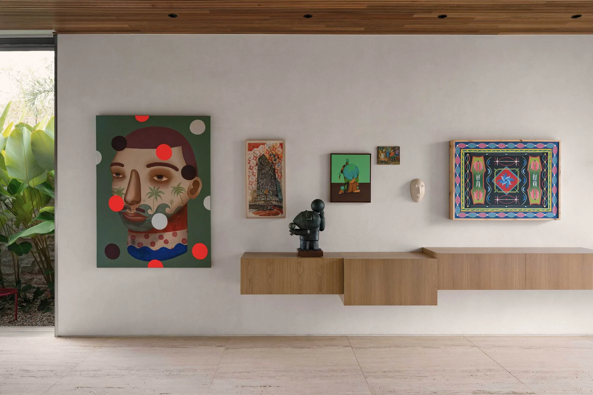 نمای بتنی خانه بوینس آیرس با معماری مدرن و لمسههای فلزی