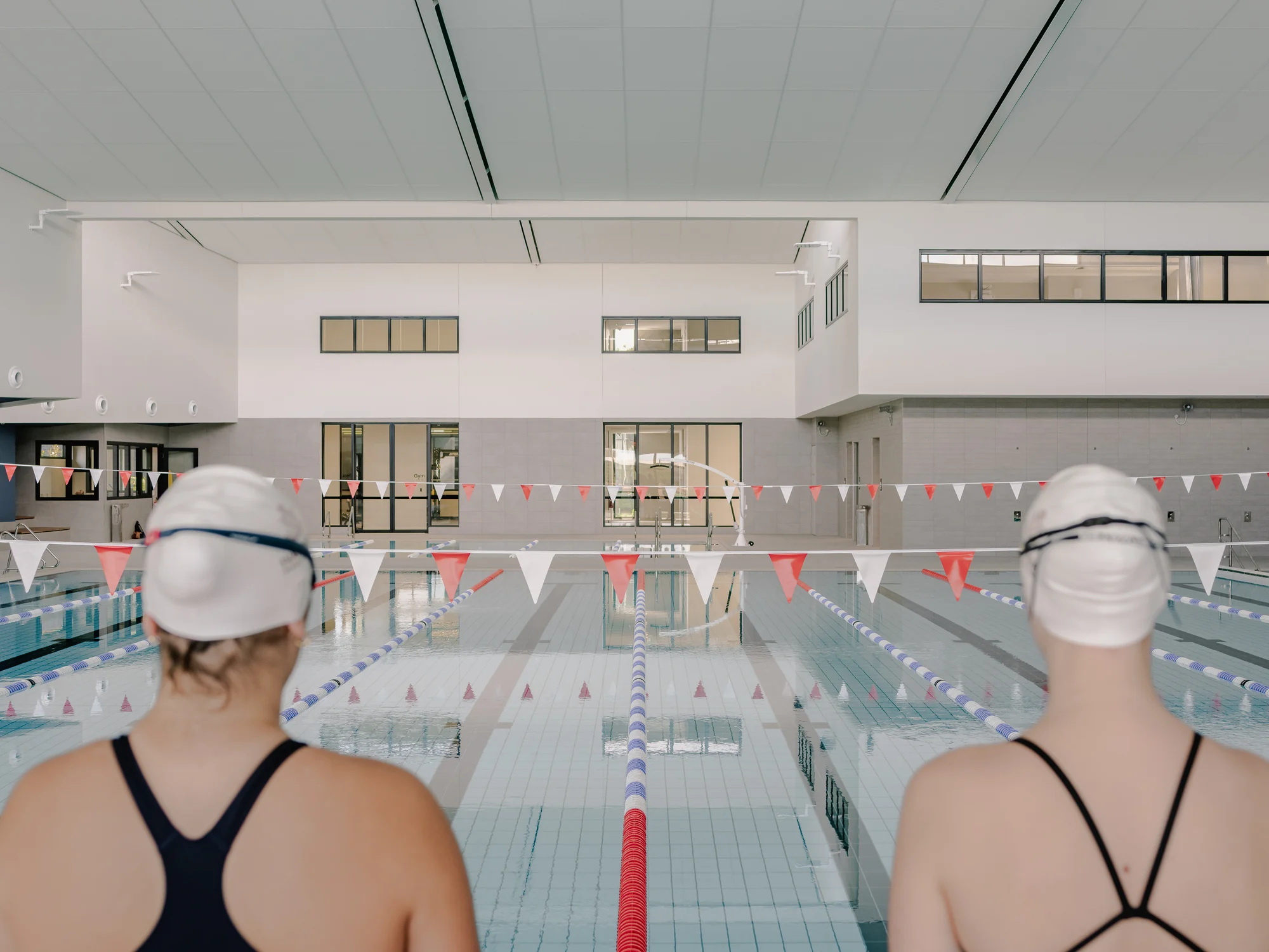 نمای خارجی مرکز آبی ایوانهو گرامر با طراحی Socrati Seretis