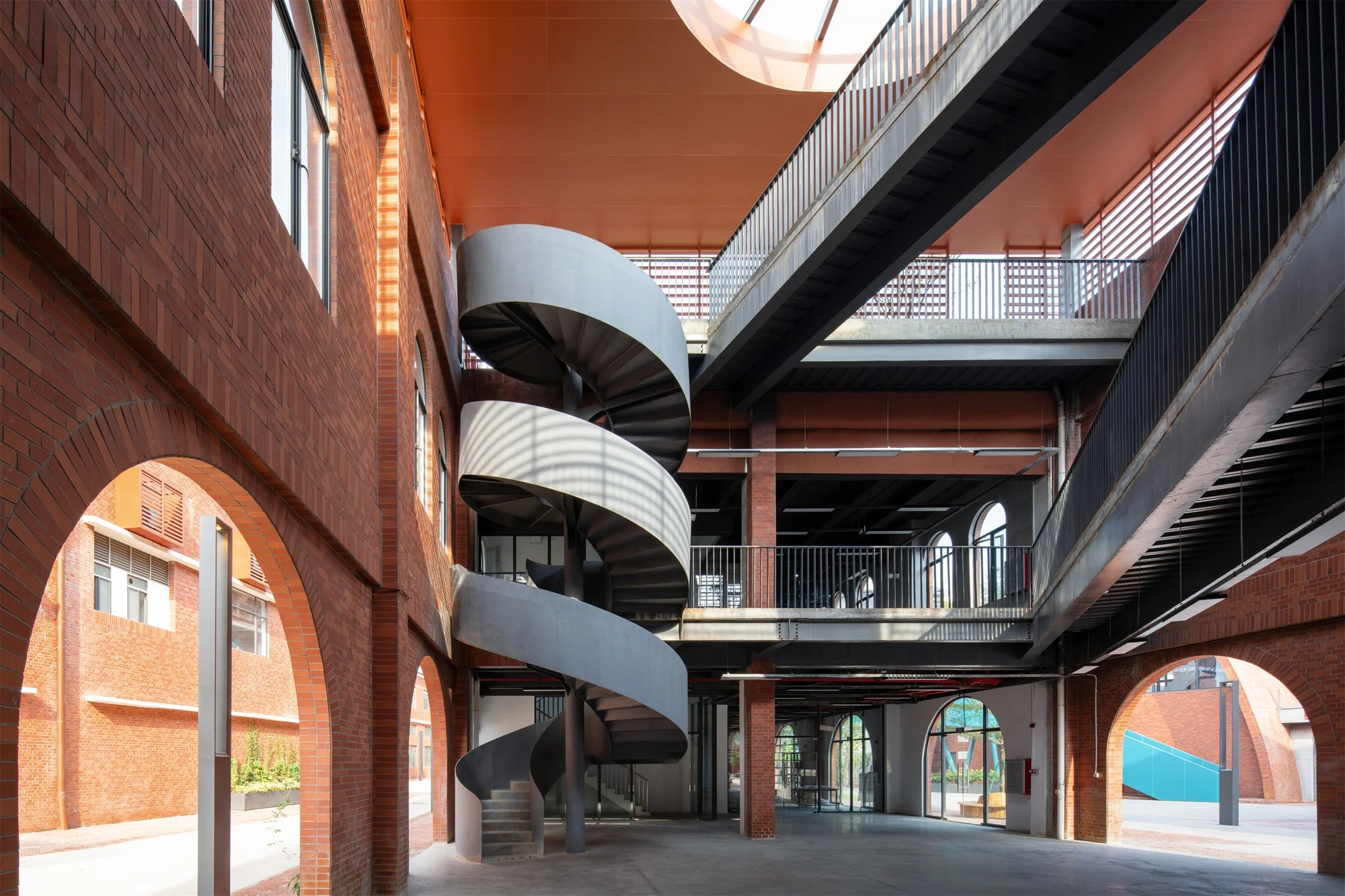 طراحی معماری پایگاه شماره ۷ با اتصال سنت و مدرنیته