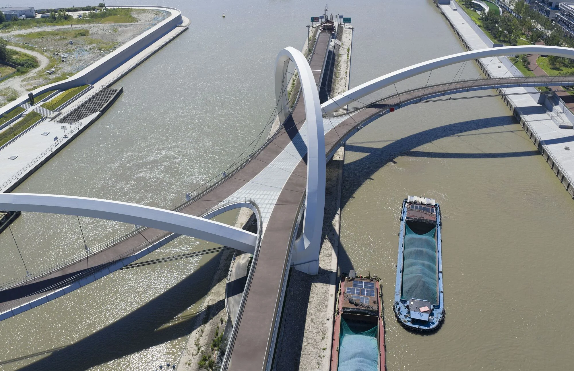 طراحی معماری پل دروازه هانگژو مرکز پارک ریور میدل