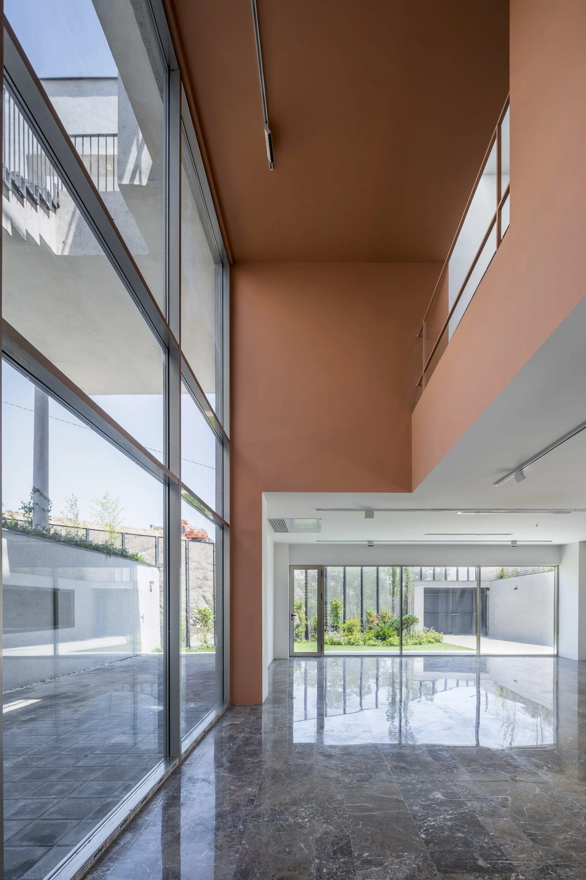 پلان باز فضای داخلی ویلا و نیم با طراحی امیررضا اسفهبودی