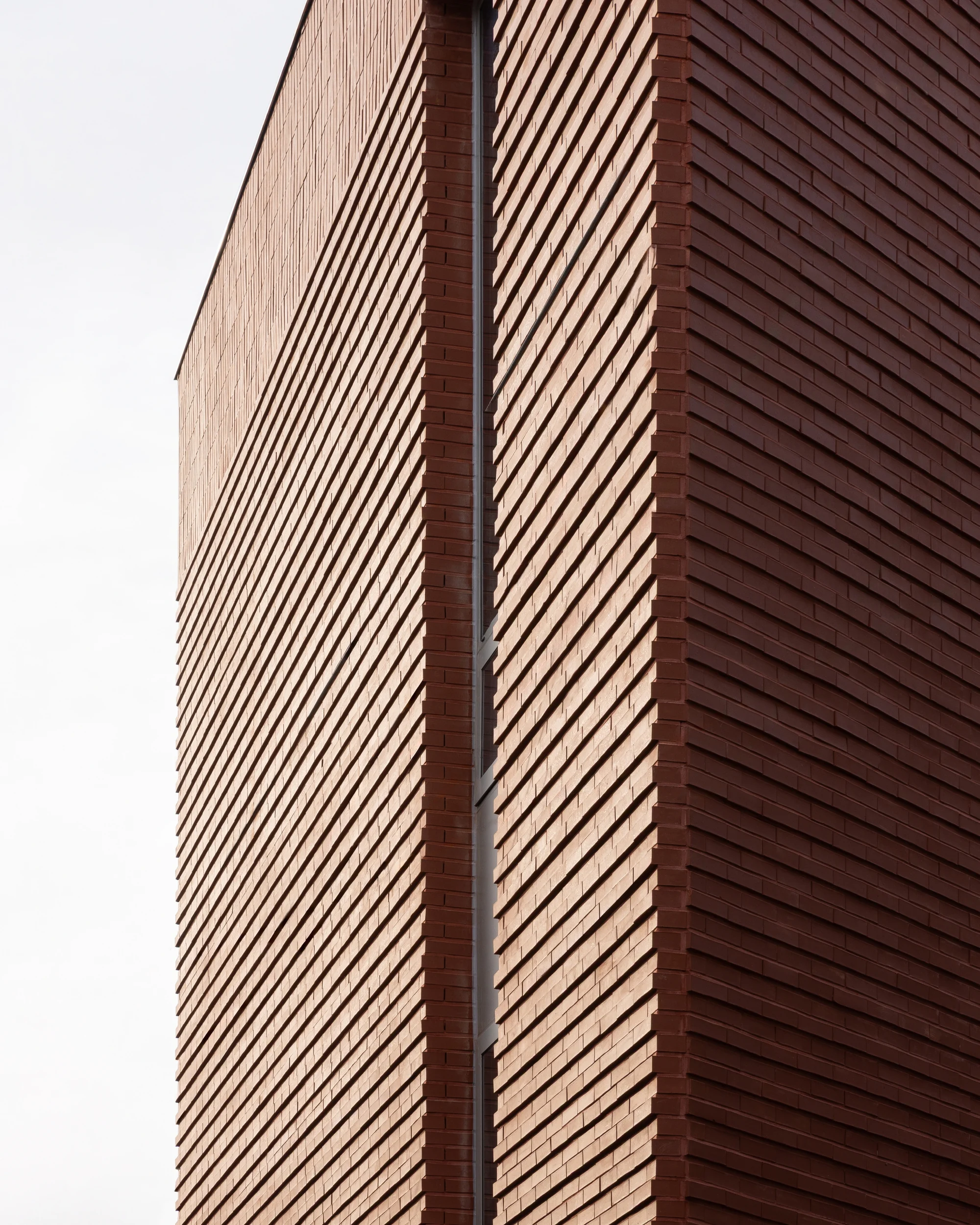 پلان معماری مدرن ساختمان لایهای با فضاهای باز