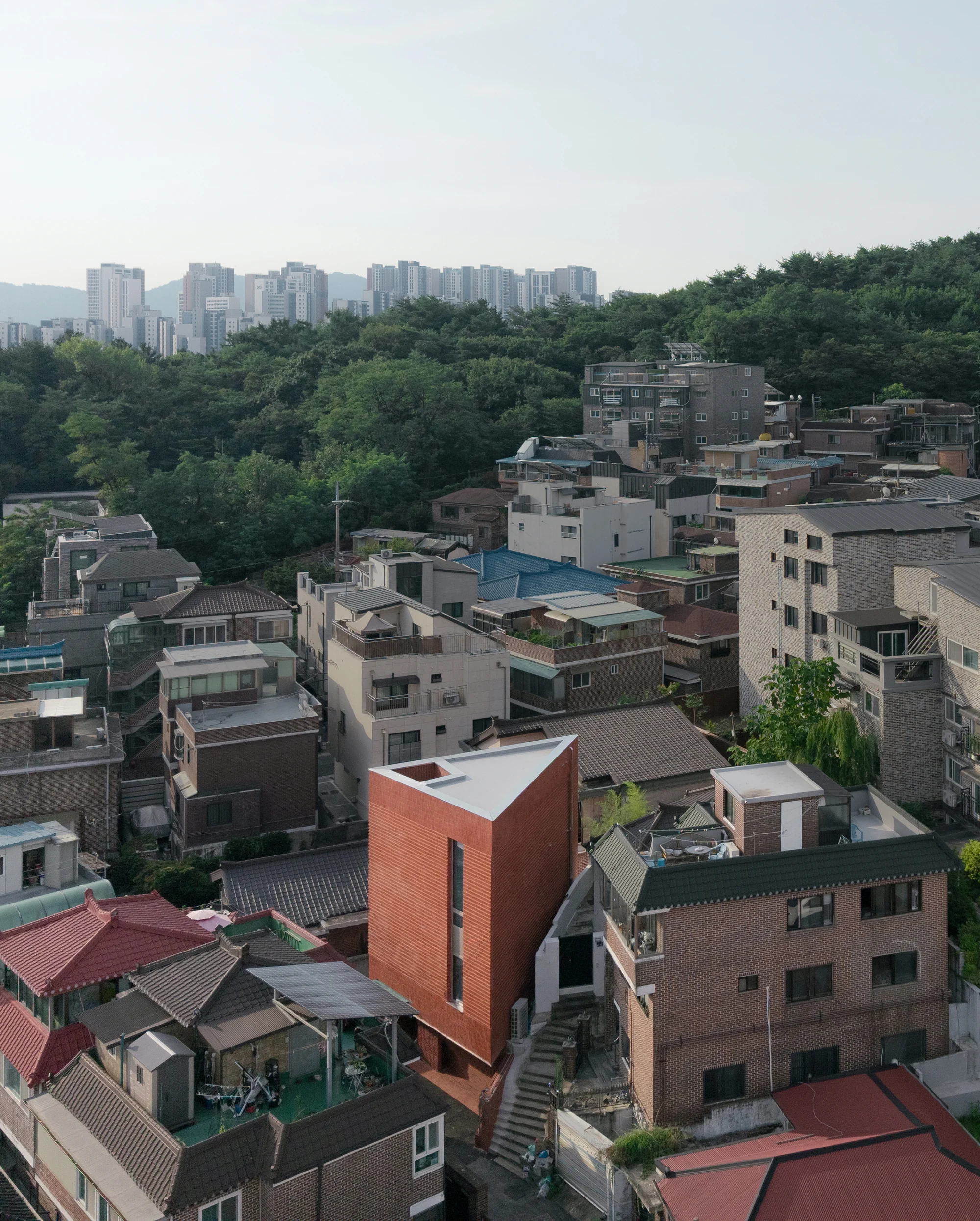 نمای خارجی ساختمان لایهای با فرم لایهای