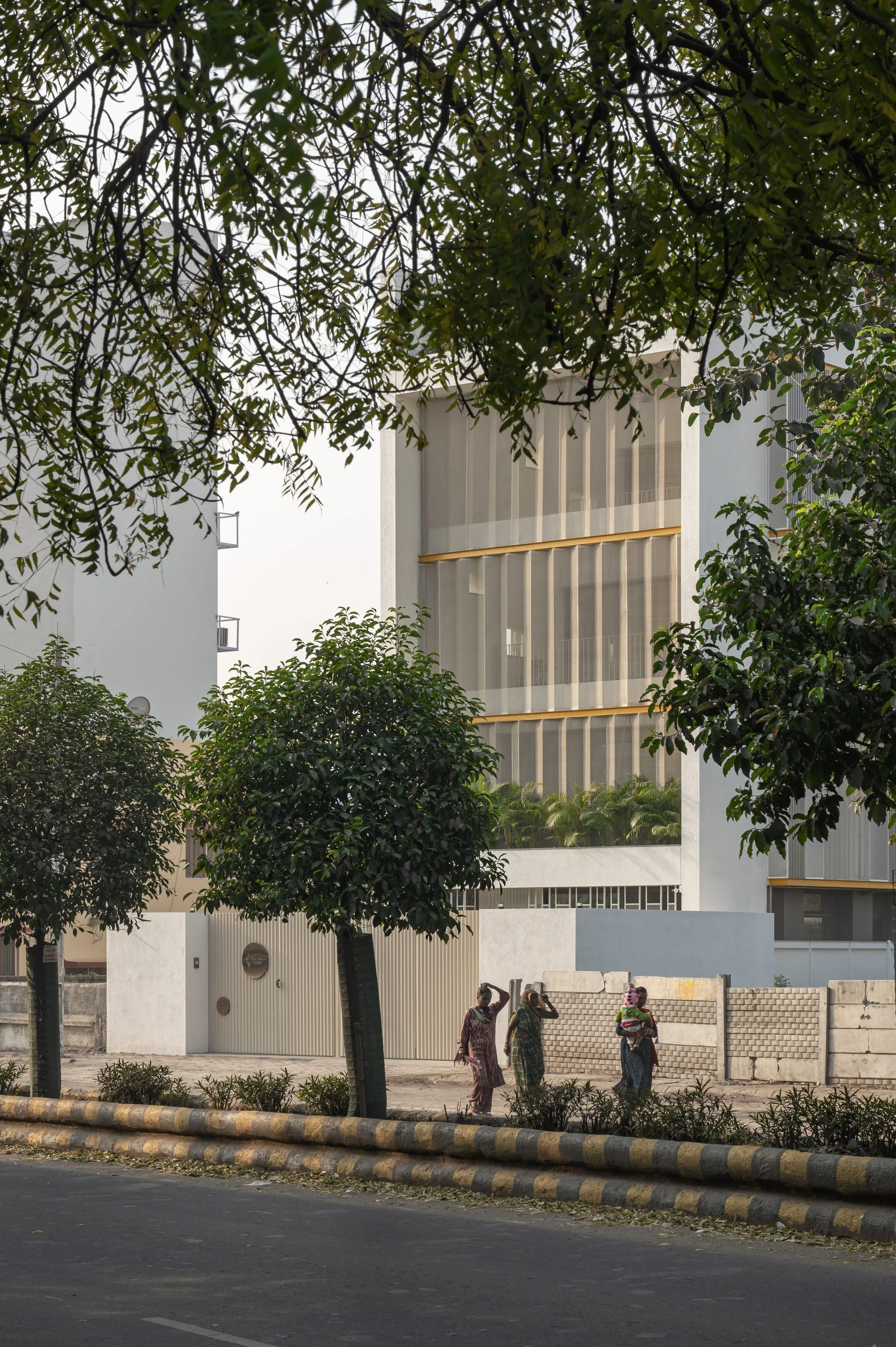 نمای بیرونی پلات 33 با متریالهای ترکیبی