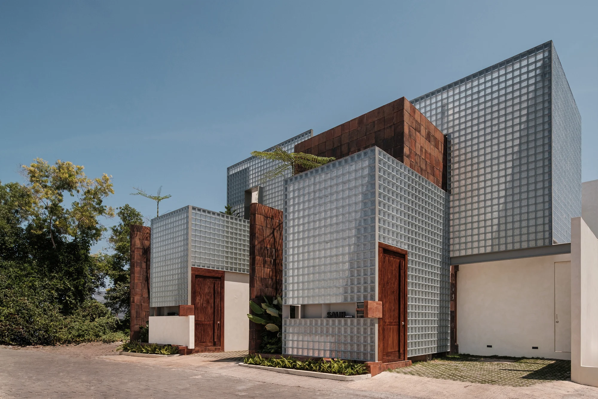 پلان معماری ویلا سیپات و ساو با مساحت 250 مترمربع و استخر