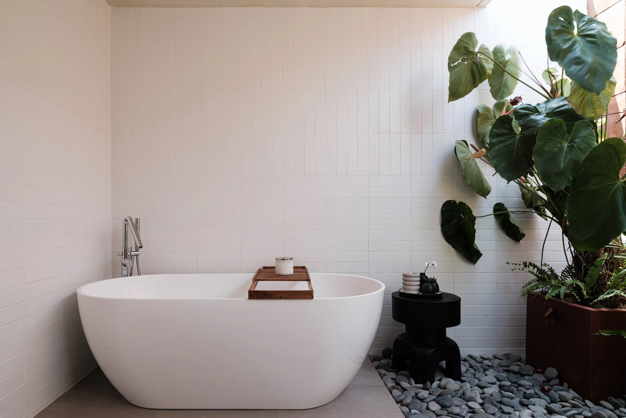 فضای حیاط ویلا سیپات و ساو با منظر بالی