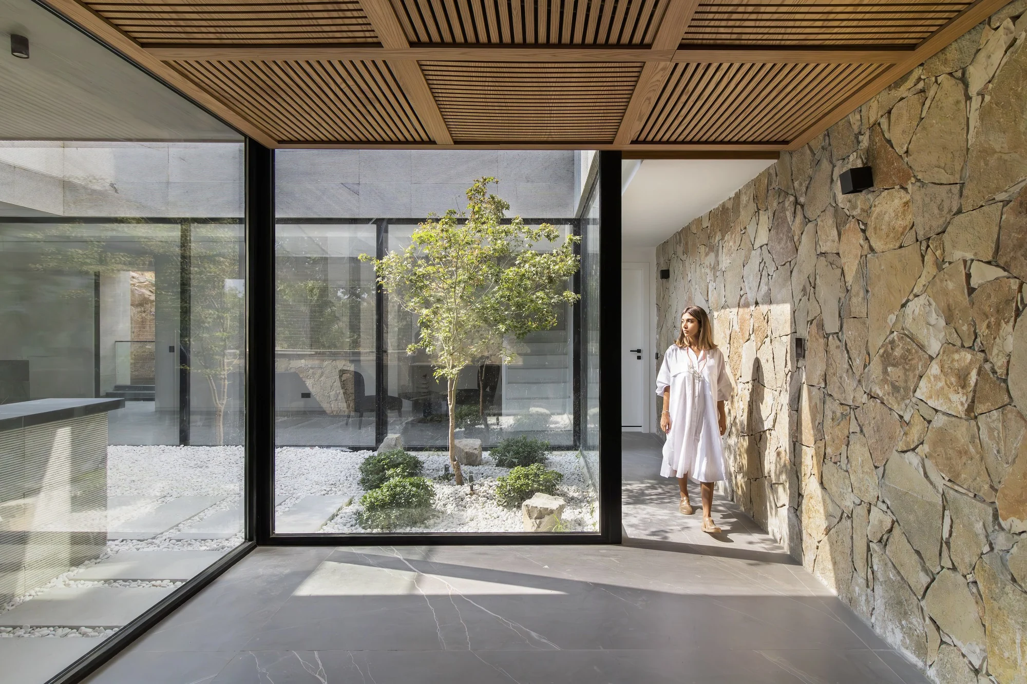 طراحی ویلا کوهروان با حفاری پلهای در زرین کوه